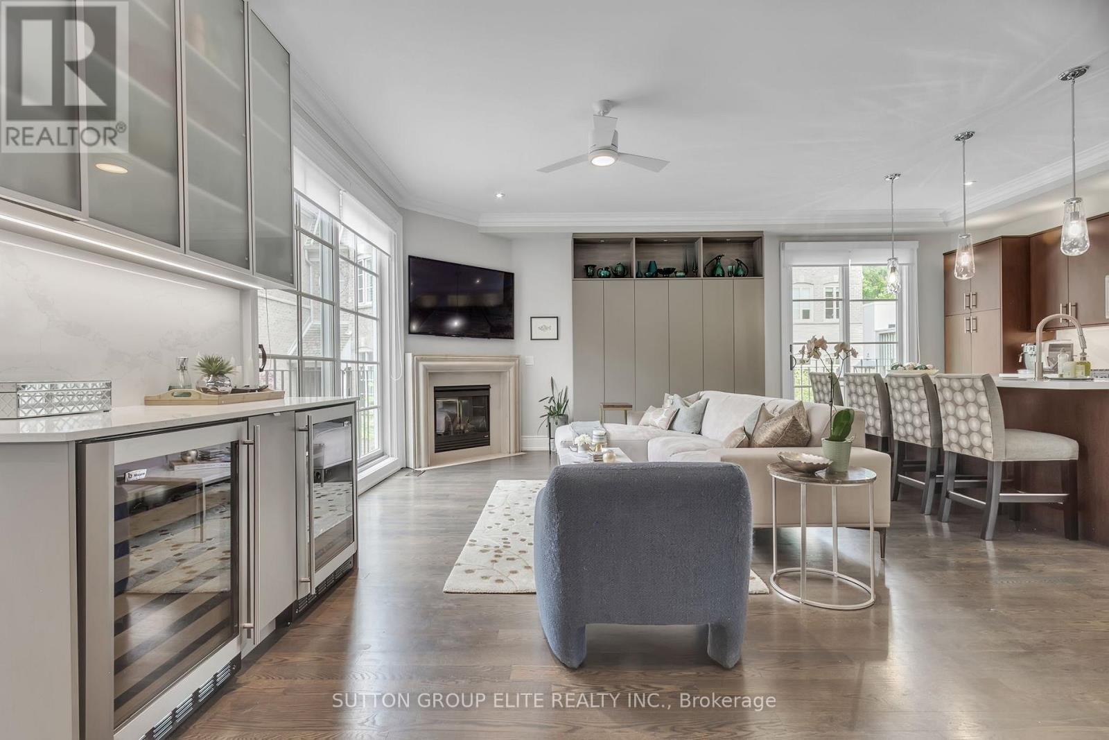 16 Nautical Lane, Toronto (Mimico), Ontario  M8V 4E7 - Photo 16 - W12472818