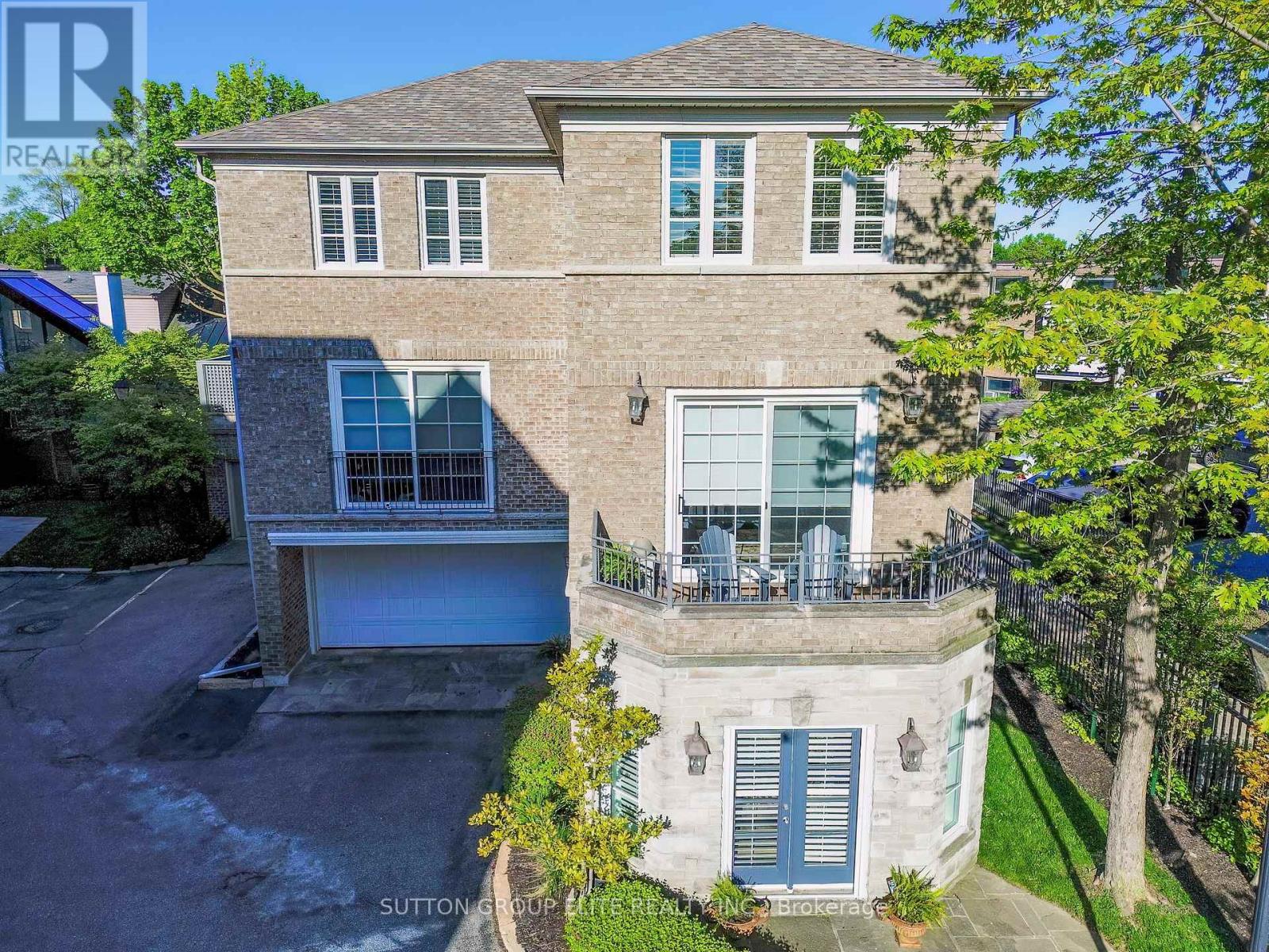 16 Nautical Lane, Toronto (Mimico), Ontario  M8V 4E7 - Photo 2 - W12472818