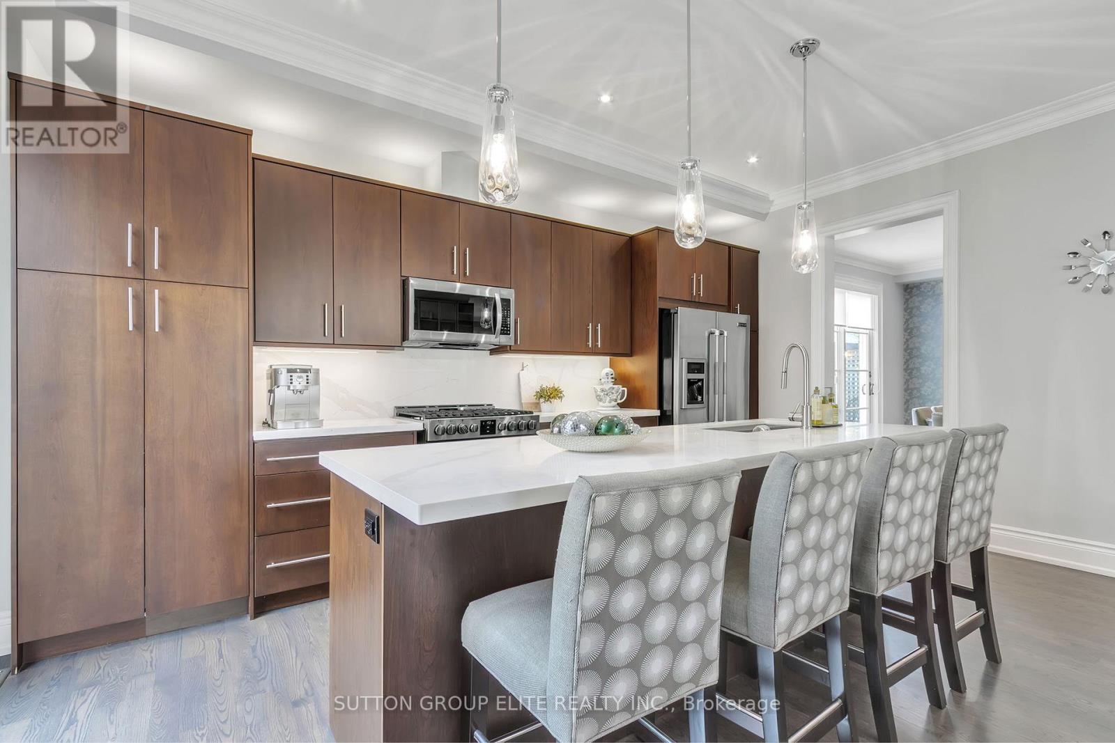16 Nautical Lane, Toronto (Mimico), Ontario  M8V 4E7 - Photo 24 - W12472818