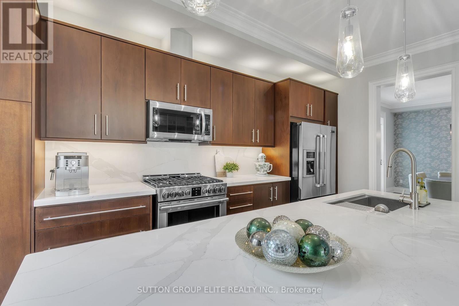 16 Nautical Lane, Toronto (Mimico), Ontario  M8V 4E7 - Photo 25 - W12472818