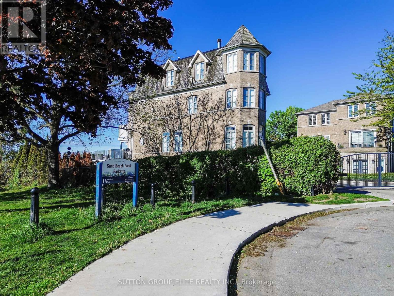 16 Nautical Lane, Toronto (Mimico), Ontario  M8V 4E7 - Photo 49 - W12472818
