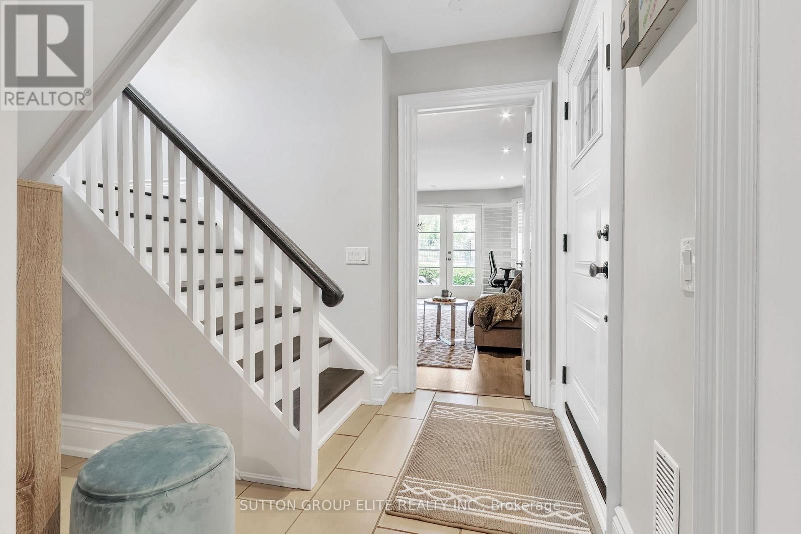 16 Nautical Lane, Toronto (Mimico), Ontario  M8V 4E7 - Photo 8 - W12472818