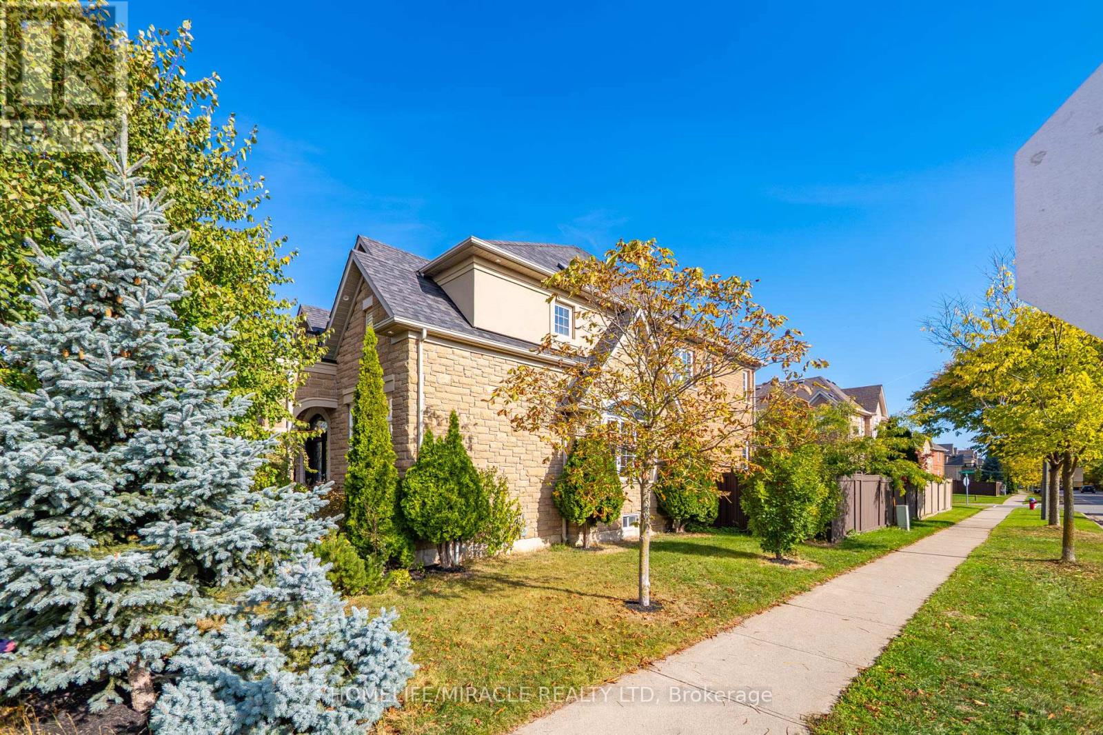 466 Nautical Boulevard, Oakville (Br Bronte), Ontario  L6L 0A5 - Photo 3 - W12472819