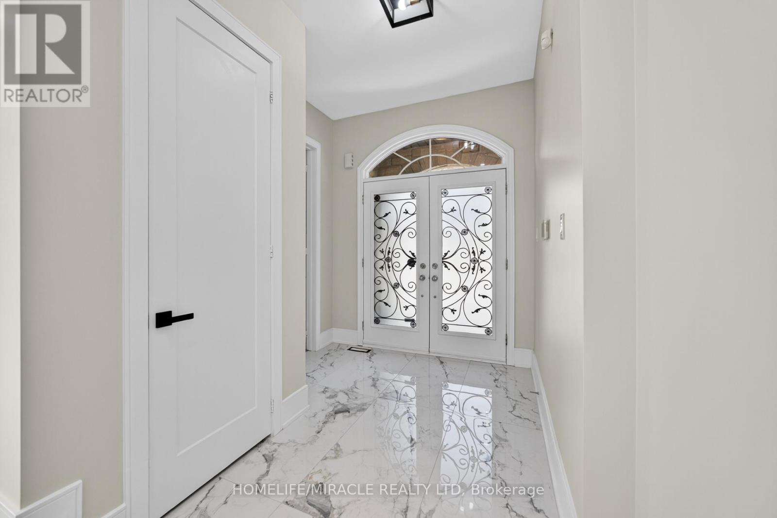 466 Nautical Boulevard, Oakville (Br Bronte), Ontario  L6L 0A5 - Photo 5 - W12472819