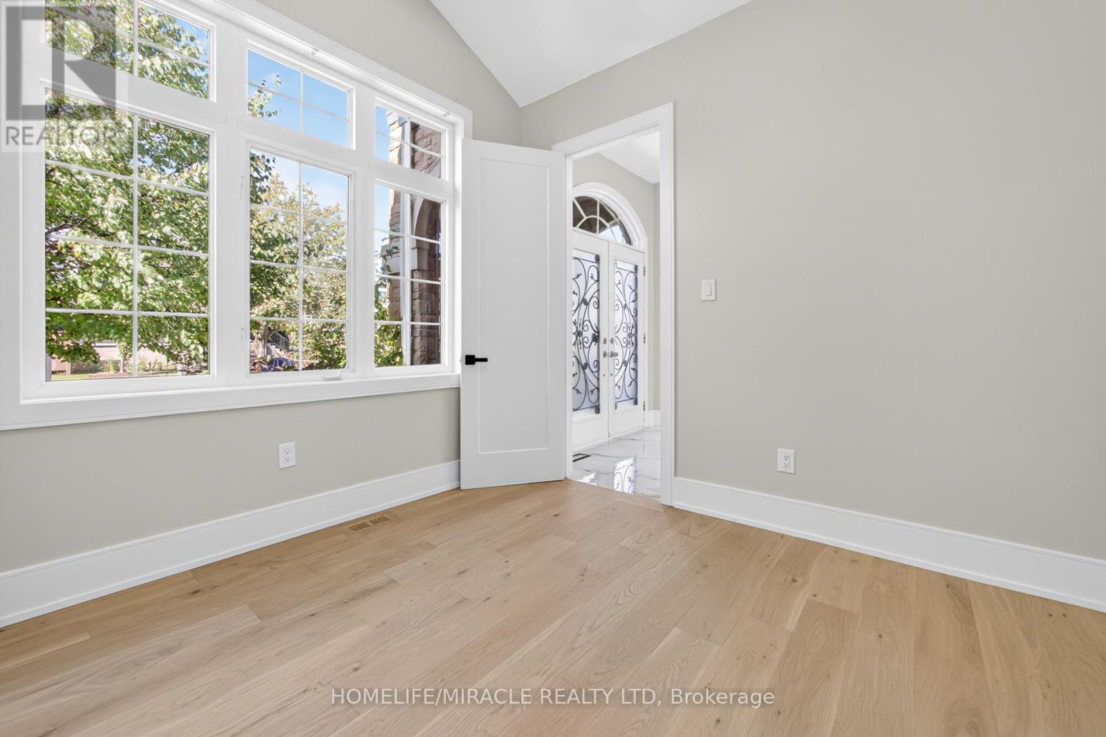 466 Nautical Boulevard, Oakville (Br Bronte), Ontario  L6L 0A5 - Photo 9 - W12472819