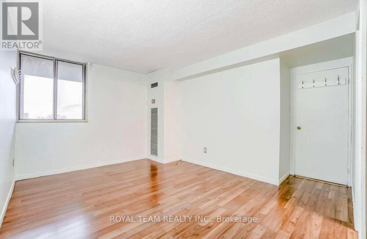 1001 - 10 Martha Eaton Way, Toronto (Brookhaven-Amesbury), Ontario  M6N 5B3 - Photo 4 - W12472825