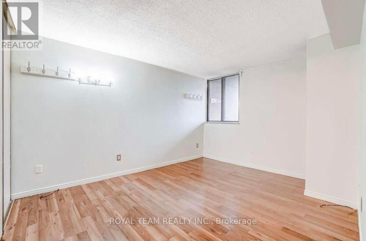 1001 - 10 Martha Eaton Way, Toronto (Brookhaven-Amesbury), Ontario  M6N 5B3 - Photo 8 - W12472825