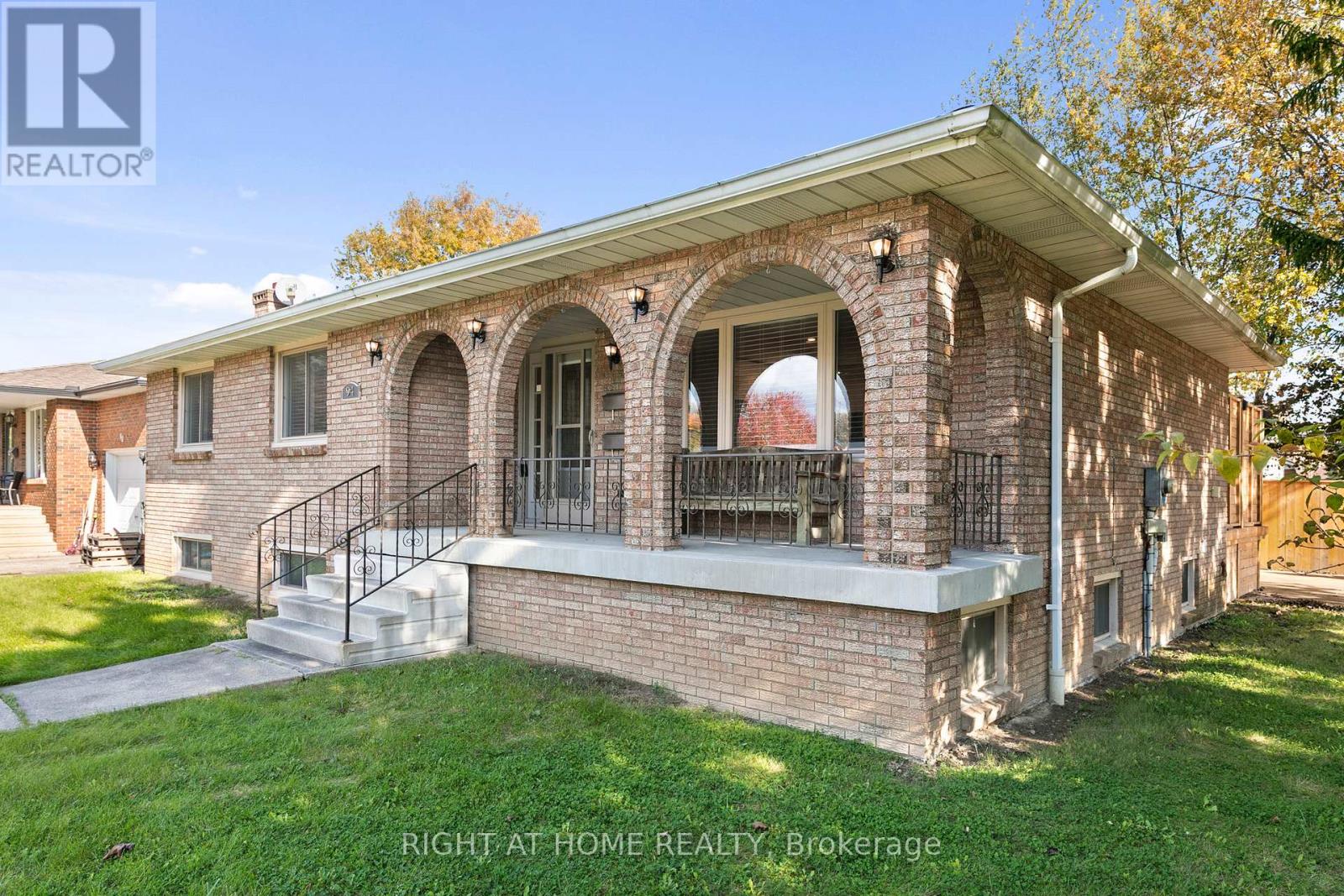 94 States Avenue, Amherstburg, Ontario  N9V 3M3 - Photo 2 - X12472841