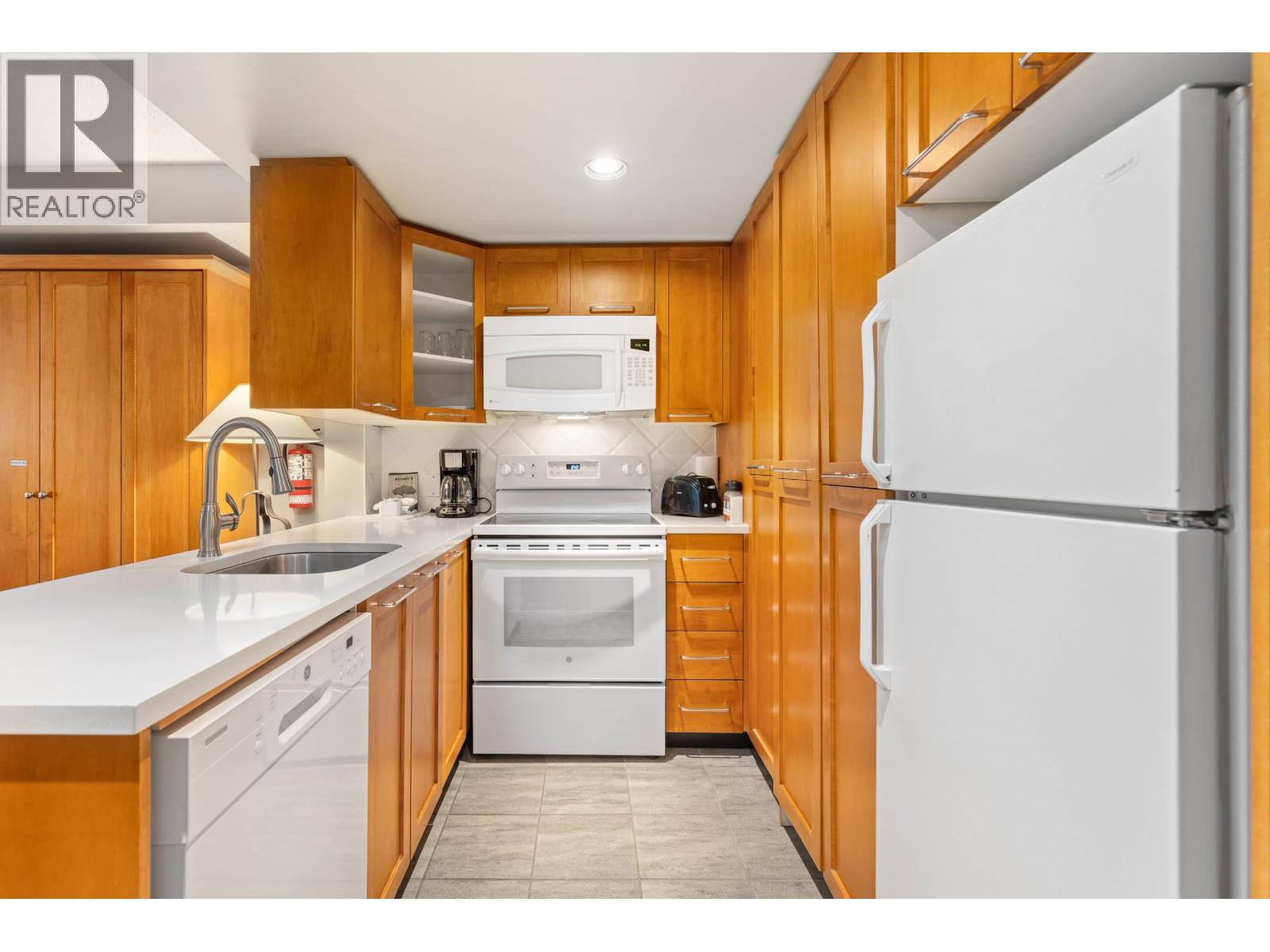 4407 4295 Blackcomb Way, Whistler, British Columbia  V8E 0X2 - Photo 8 - R3060322