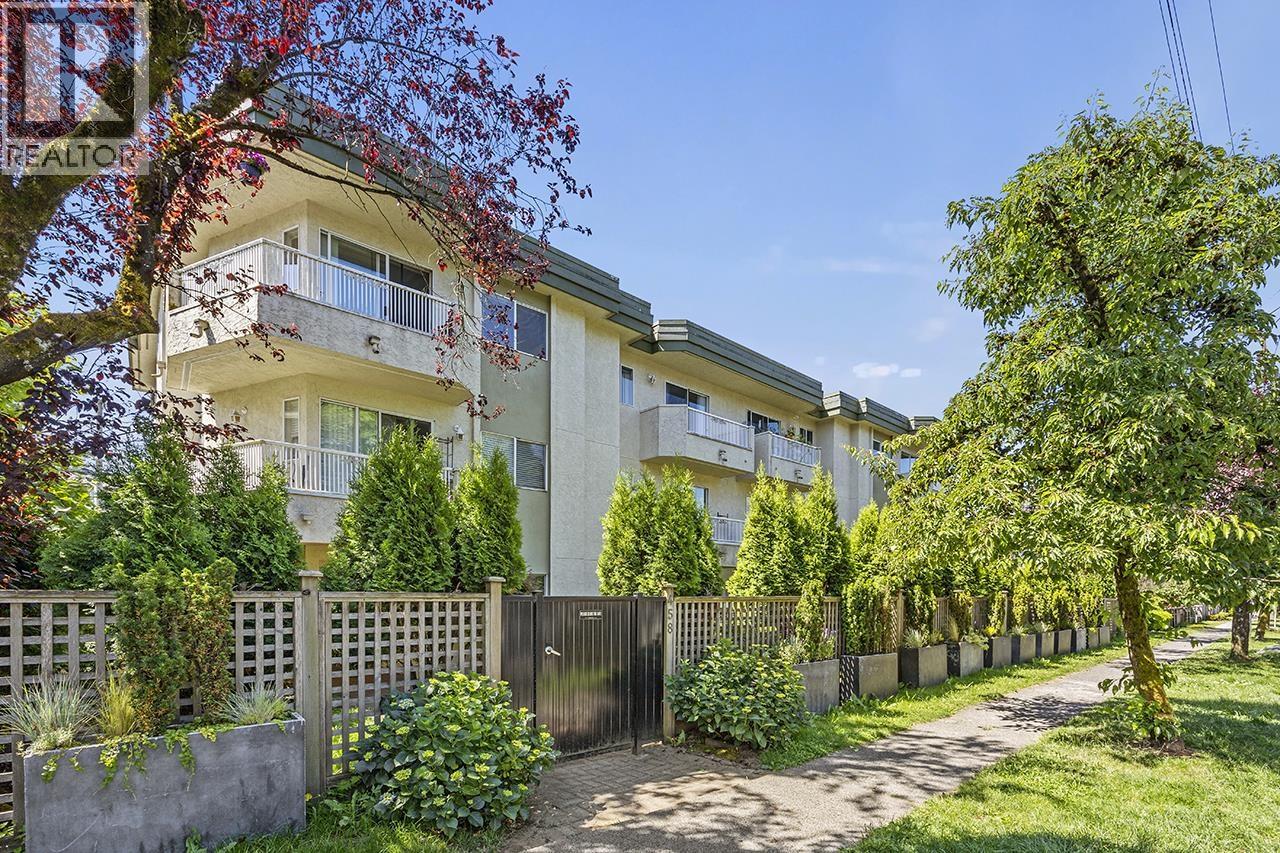 302 458 E 43RD AVENUE, Vancouver, British Columbia