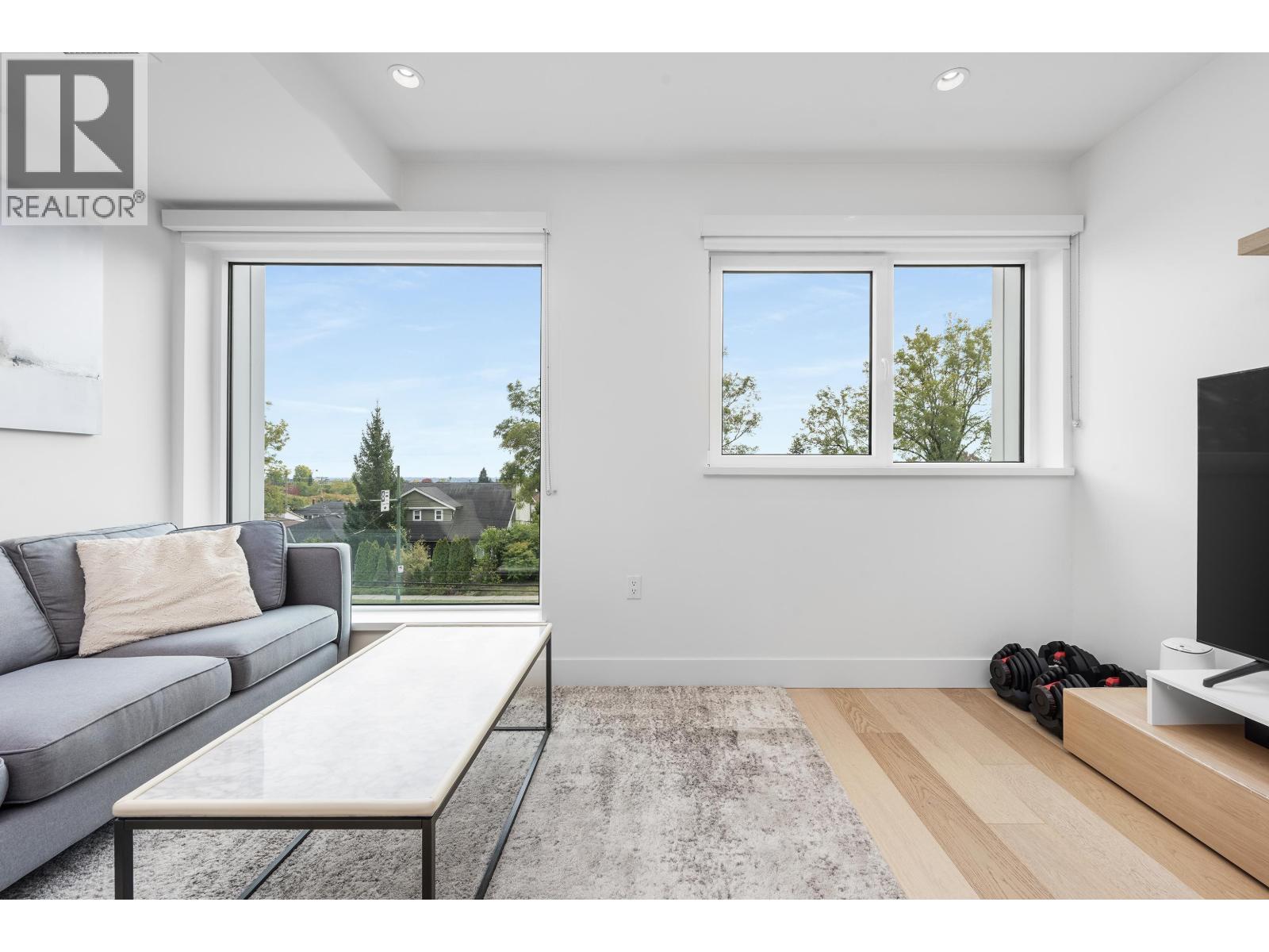 138 W Woodstock Avenue, Vancouver, British Columbia  V5Y 0N1 - Photo 4 - R3060338