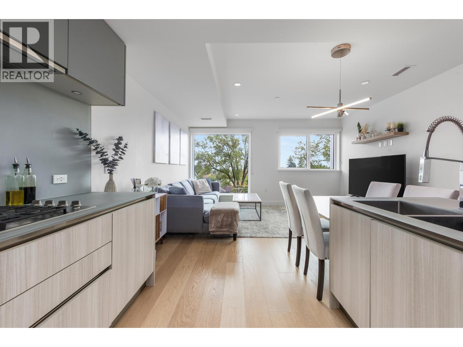 138 W Woodstock Avenue, Vancouver, British Columbia  V5Y 0N1 - Photo 8 - R3060338