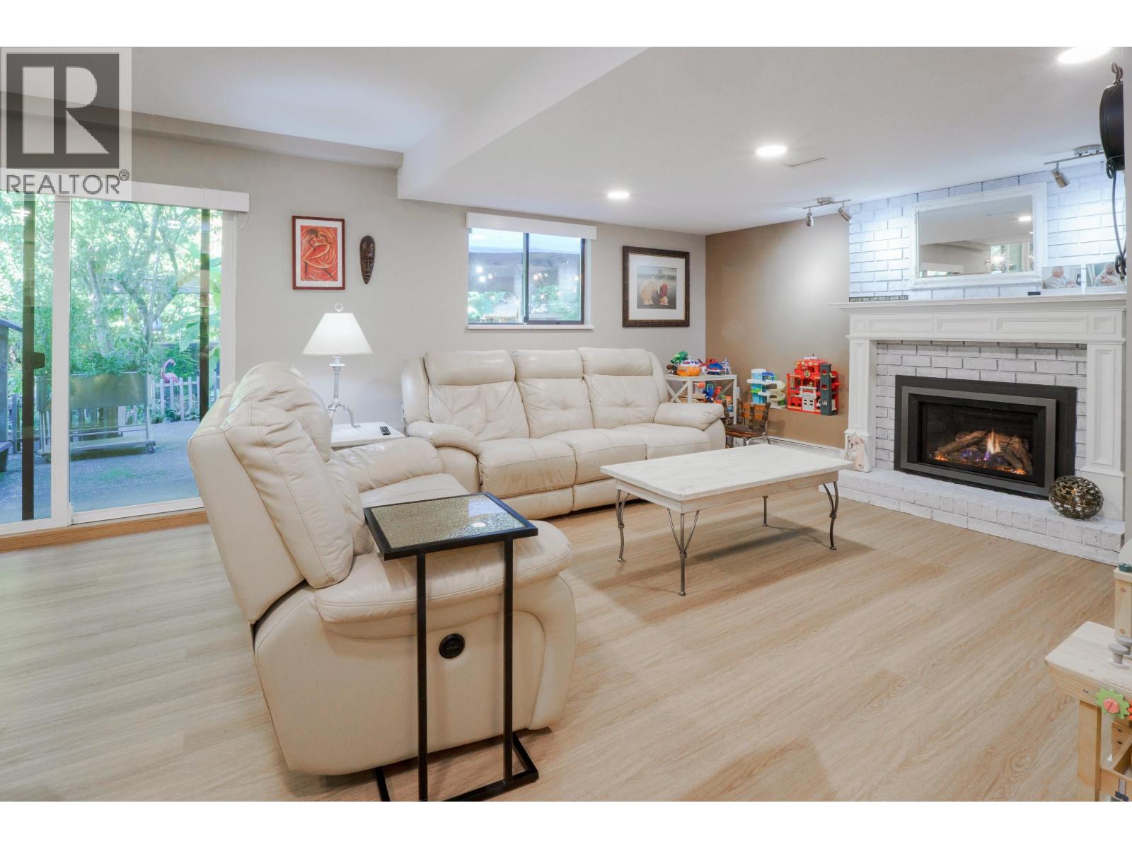 2475 Norcrest Court, Burnaby, British Columbia  V3J 1C7 - Photo 10 - R3060298
