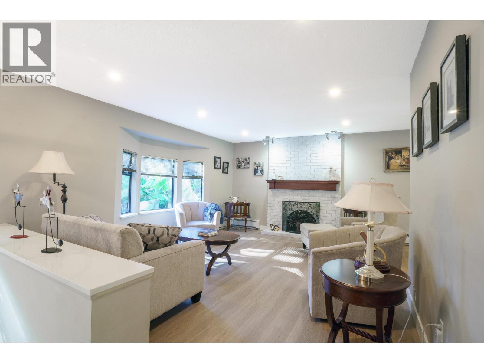 2475 Norcrest Court, Burnaby, British Columbia  V3J 1C7 - Photo 4 - R3060298