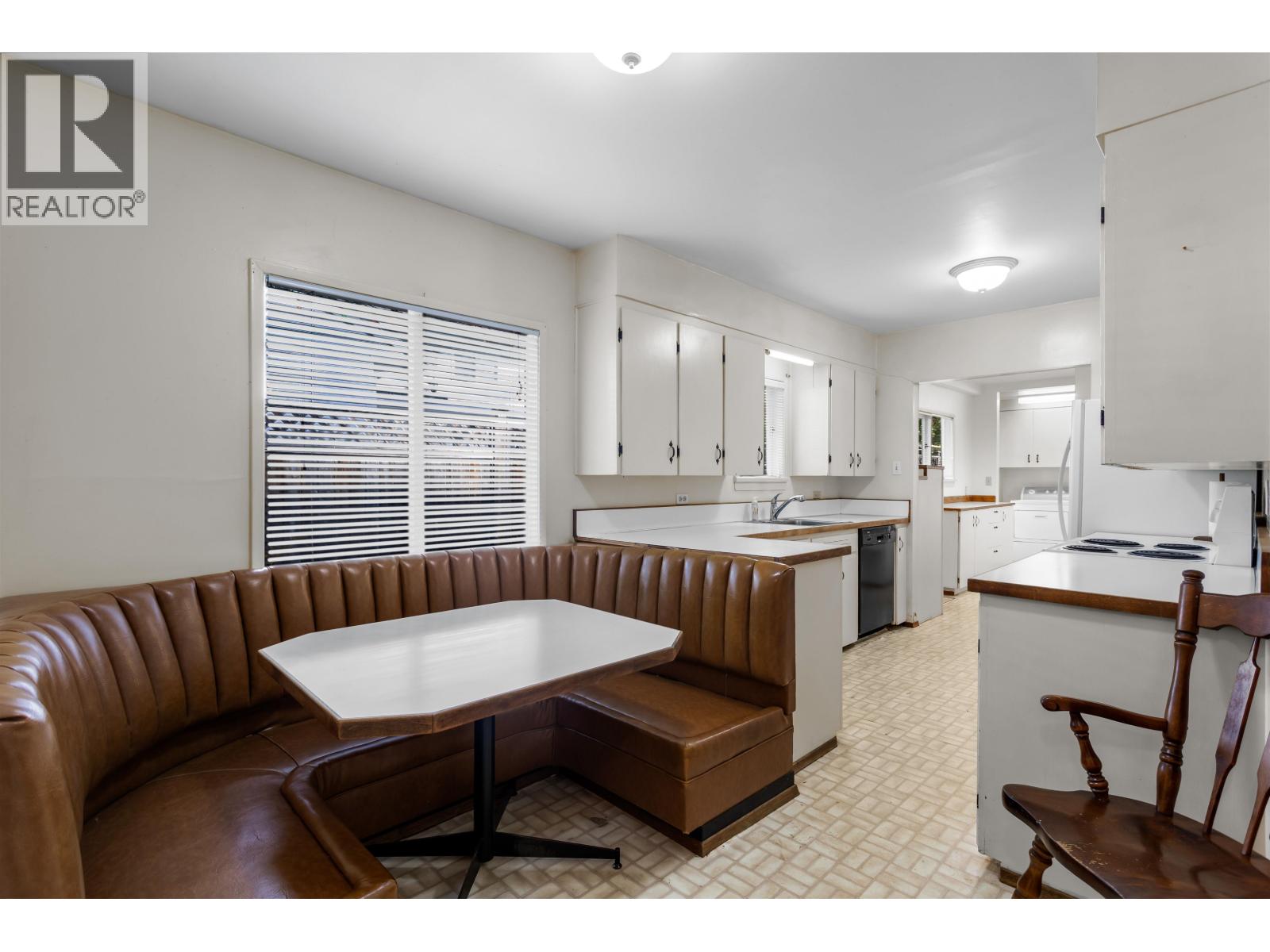 260 W 21st Street, North Vancouver, British Columbia  V7M 1Z4 - Photo 11 - R3060336