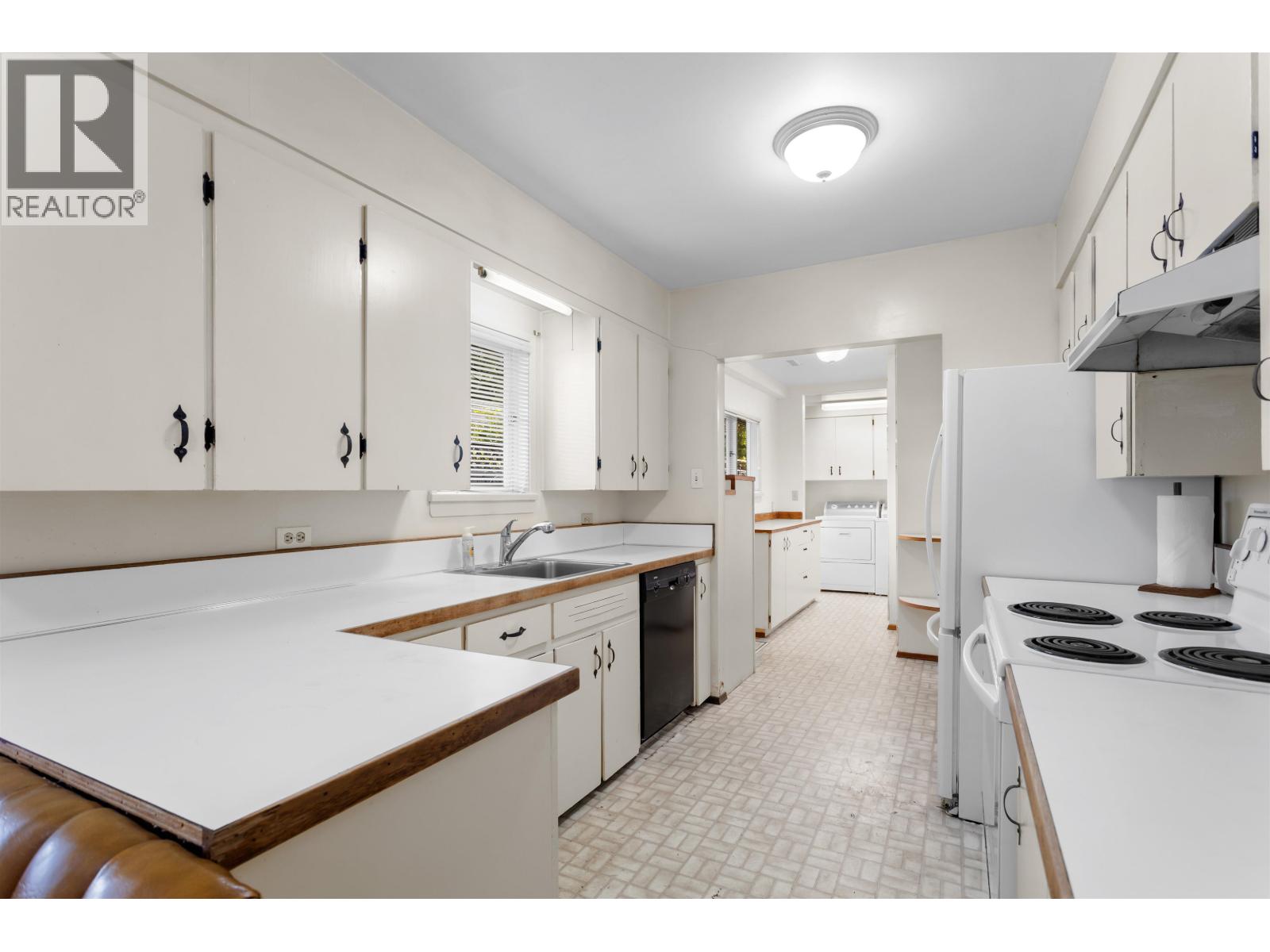 260 W 21st Street, North Vancouver, British Columbia  V7M 1Z4 - Photo 12 - R3060336