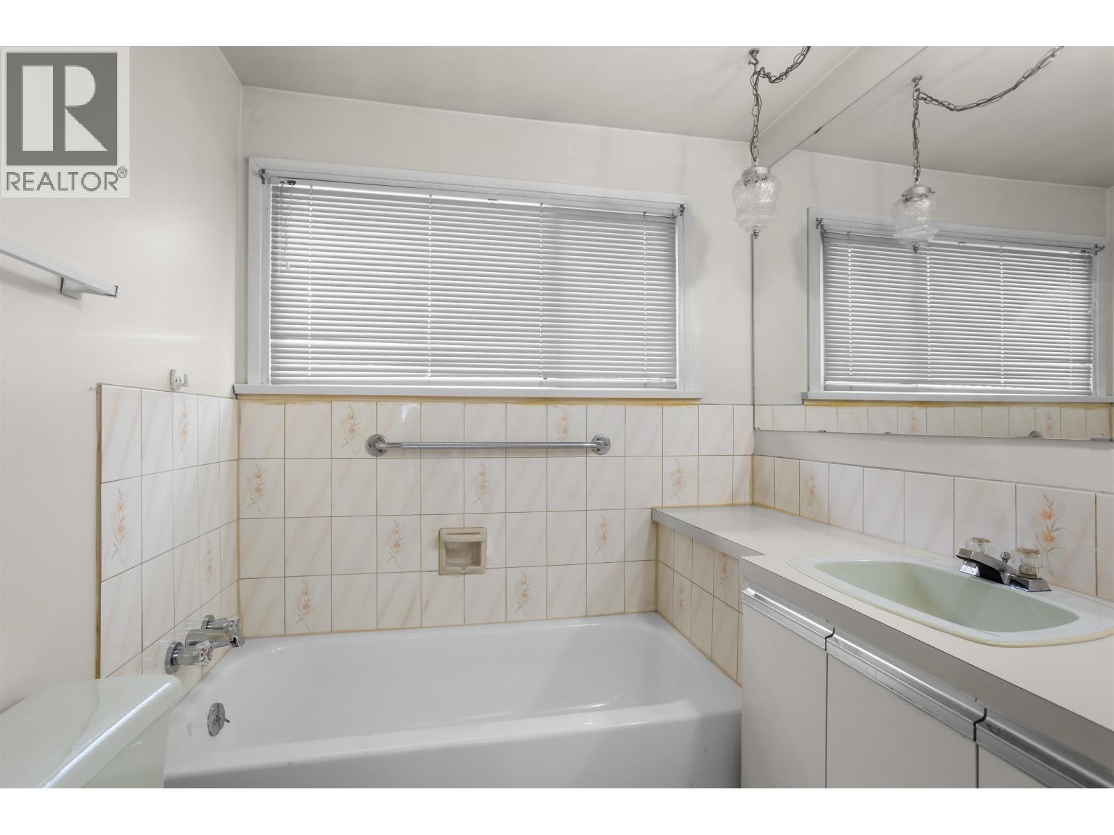 260 W 21st Street, North Vancouver, British Columbia  V7M 1Z4 - Photo 20 - R3060336