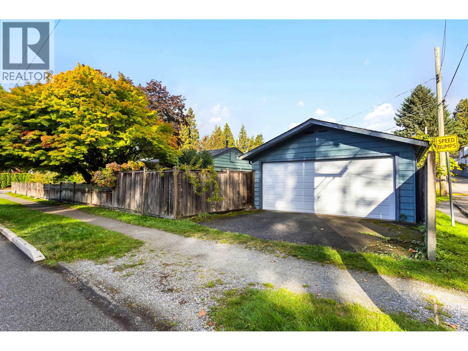 260 W 21st Street, North Vancouver, British Columbia  V7M 1Z4 - Photo 23 - R3060336