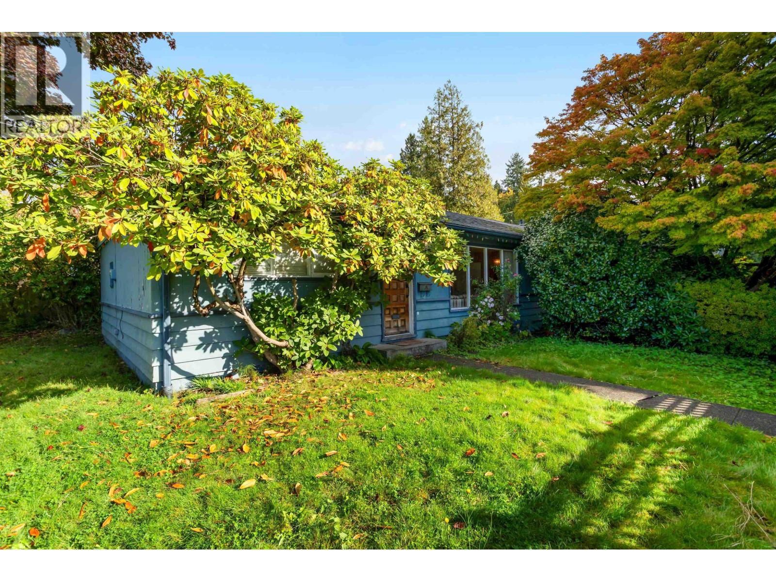 260 W 21st Street, North Vancouver, British Columbia  V7M 1Z4 - Photo 5 - R3060336