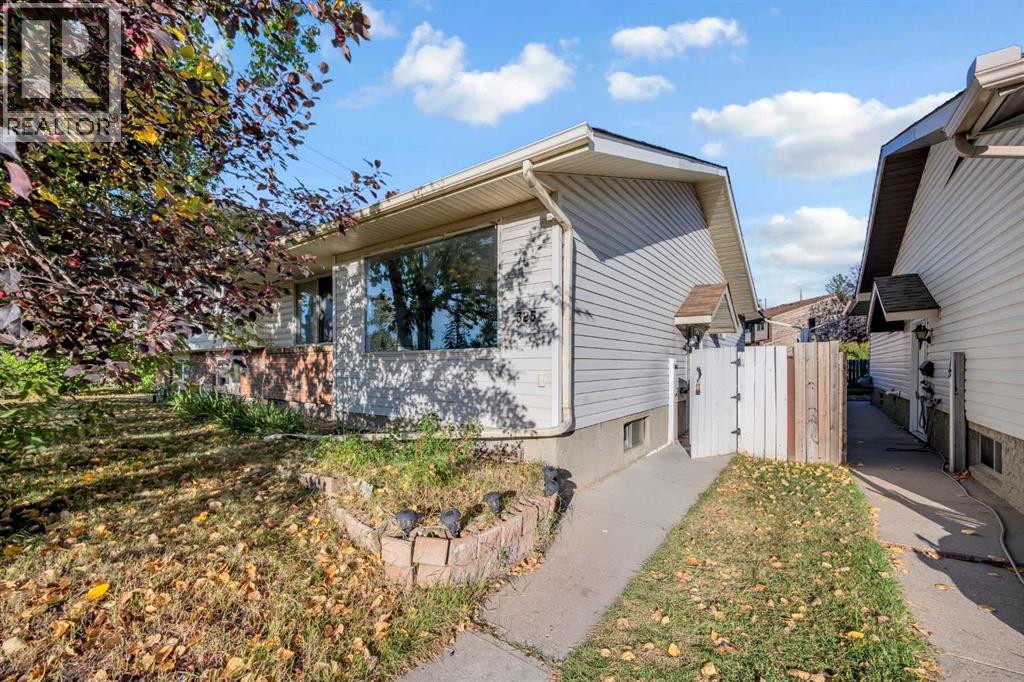 325 Woodvale Crescent SW, Calgary, Alberta