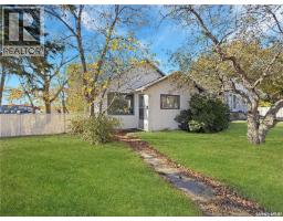 206 6th AVENUE NW North West