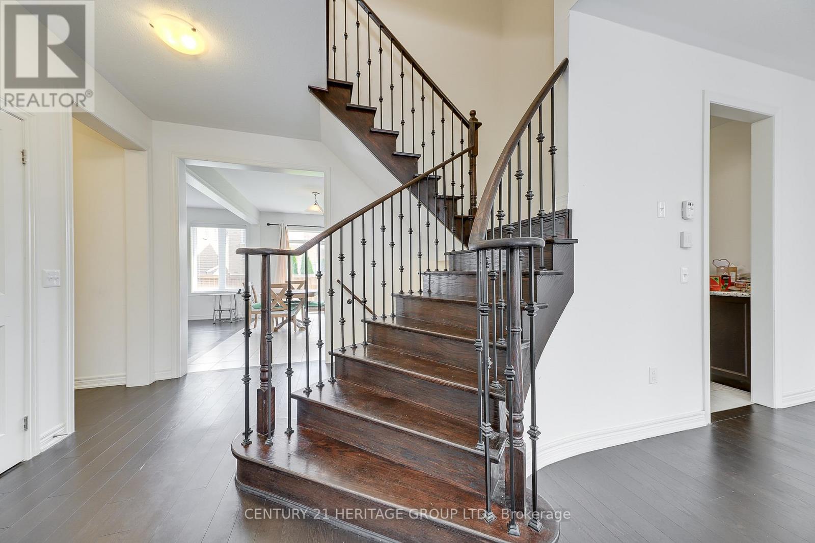 41 Leith Drive, Bradford West Gwillimbury, Ontario  L3Z 0V6 - Photo 15 - N12472851
