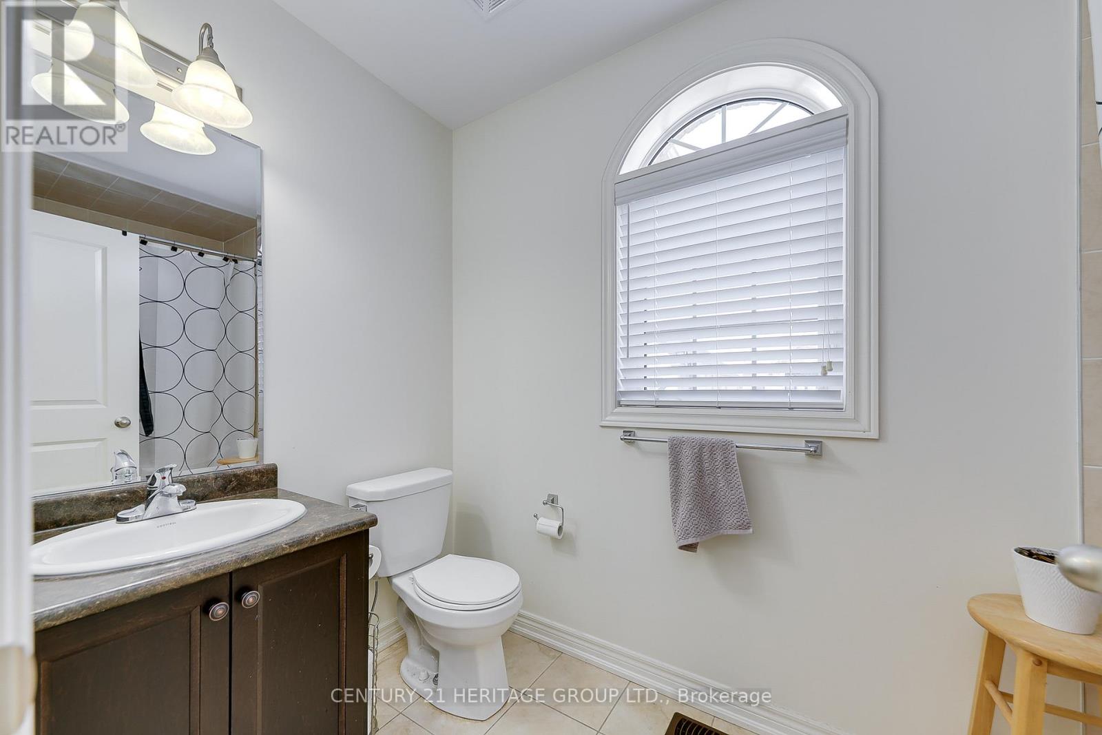 41 Leith Drive, Bradford West Gwillimbury, Ontario  L3Z 0V6 - Photo 29 - N12472851