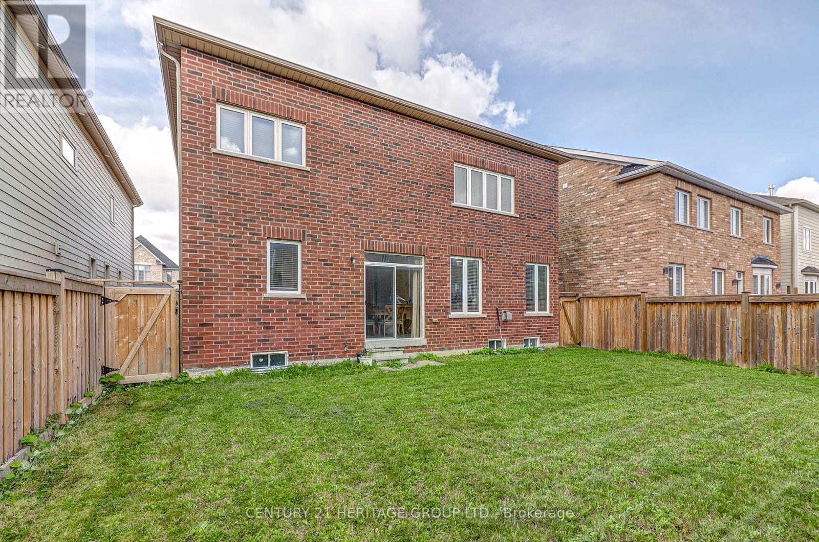 41 Leith Drive, Bradford West Gwillimbury, Ontario  L3Z 0V6 - Photo 35 - N12472851