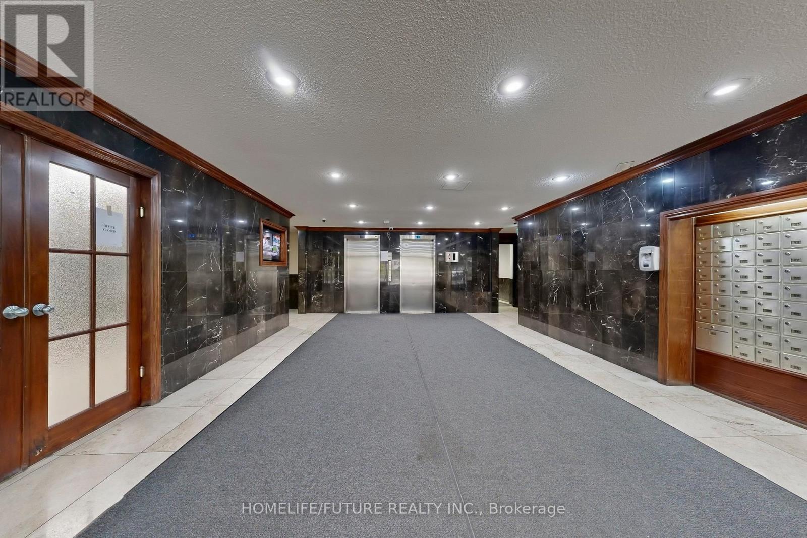 409 - 10 Tobermory Drive, Toronto (Black Creek), Ontario  M3N 2Y5 - Photo 10 - W12472861
