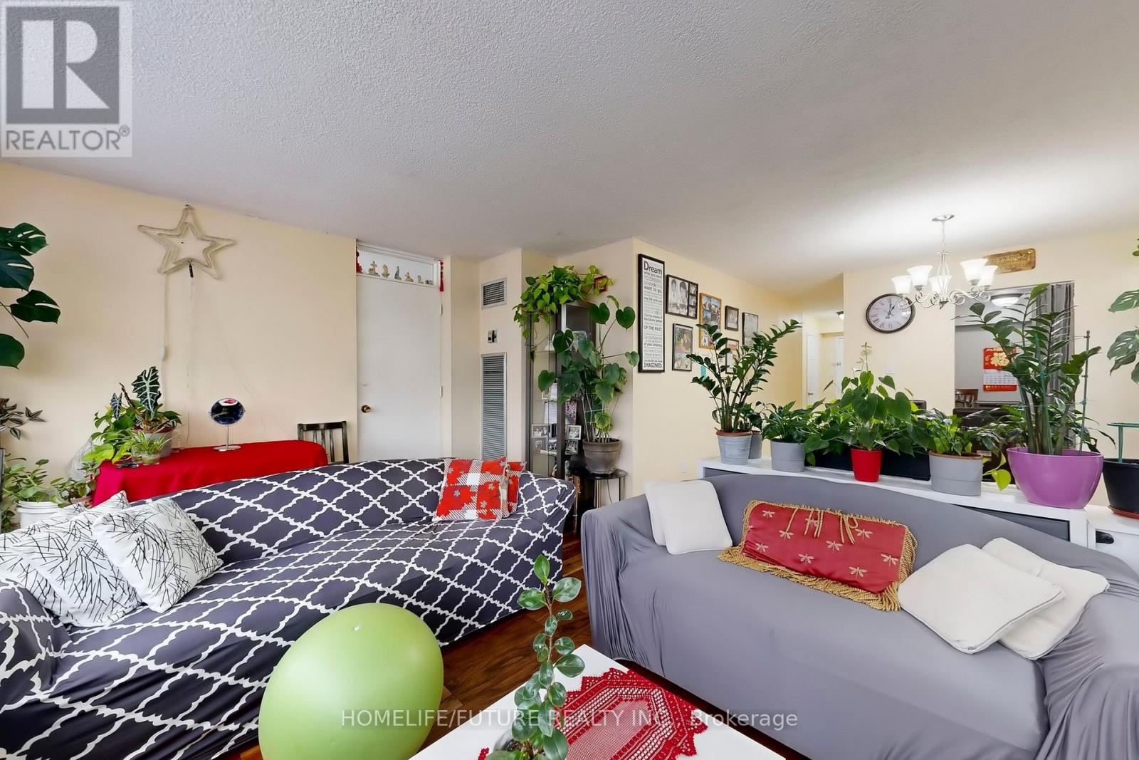 409 - 10 Tobermory Drive, Toronto (Black Creek), Ontario  M3N 2Y5 - Photo 16 - W12472861
