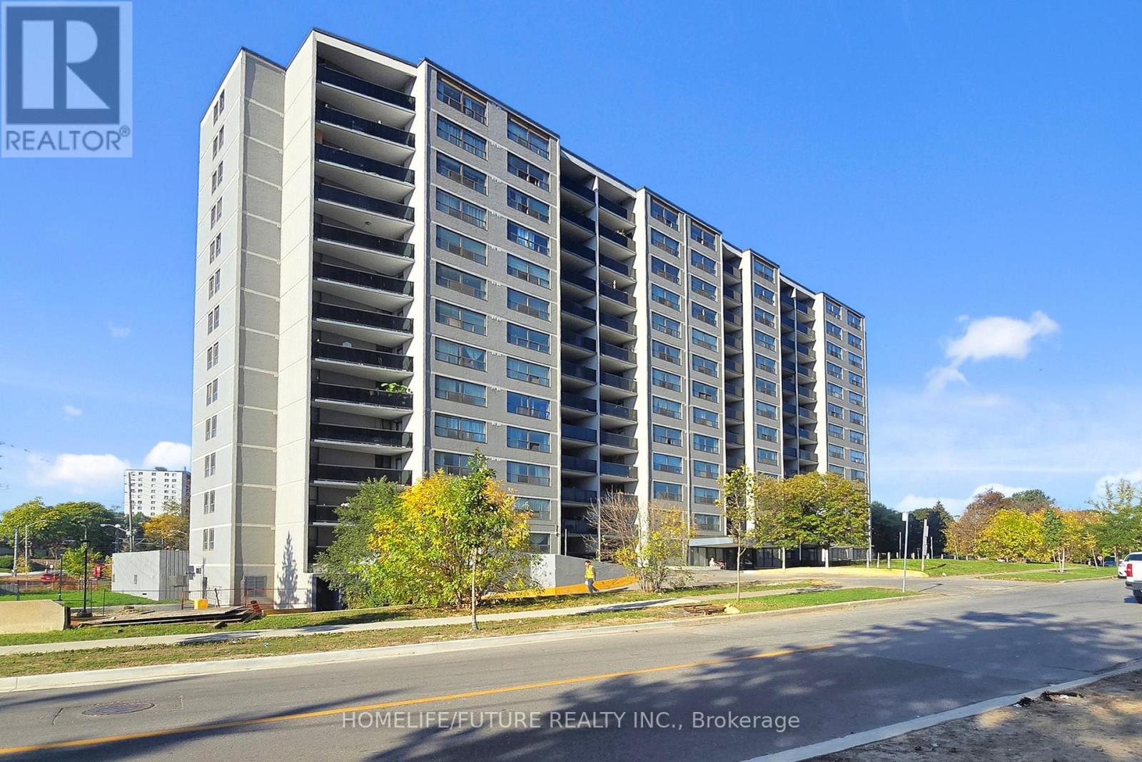 409 - 10 Tobermory Drive, Toronto (Black Creek), Ontario  M3N 2Y5 - Photo 3 - W12472861