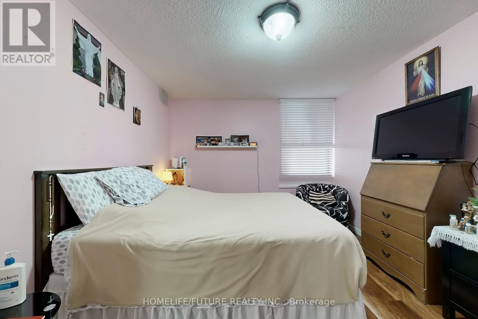 409 - 10 Tobermory Drive, Toronto (Black Creek), Ontario  M3N 2Y5 - Photo 33 - W12472861