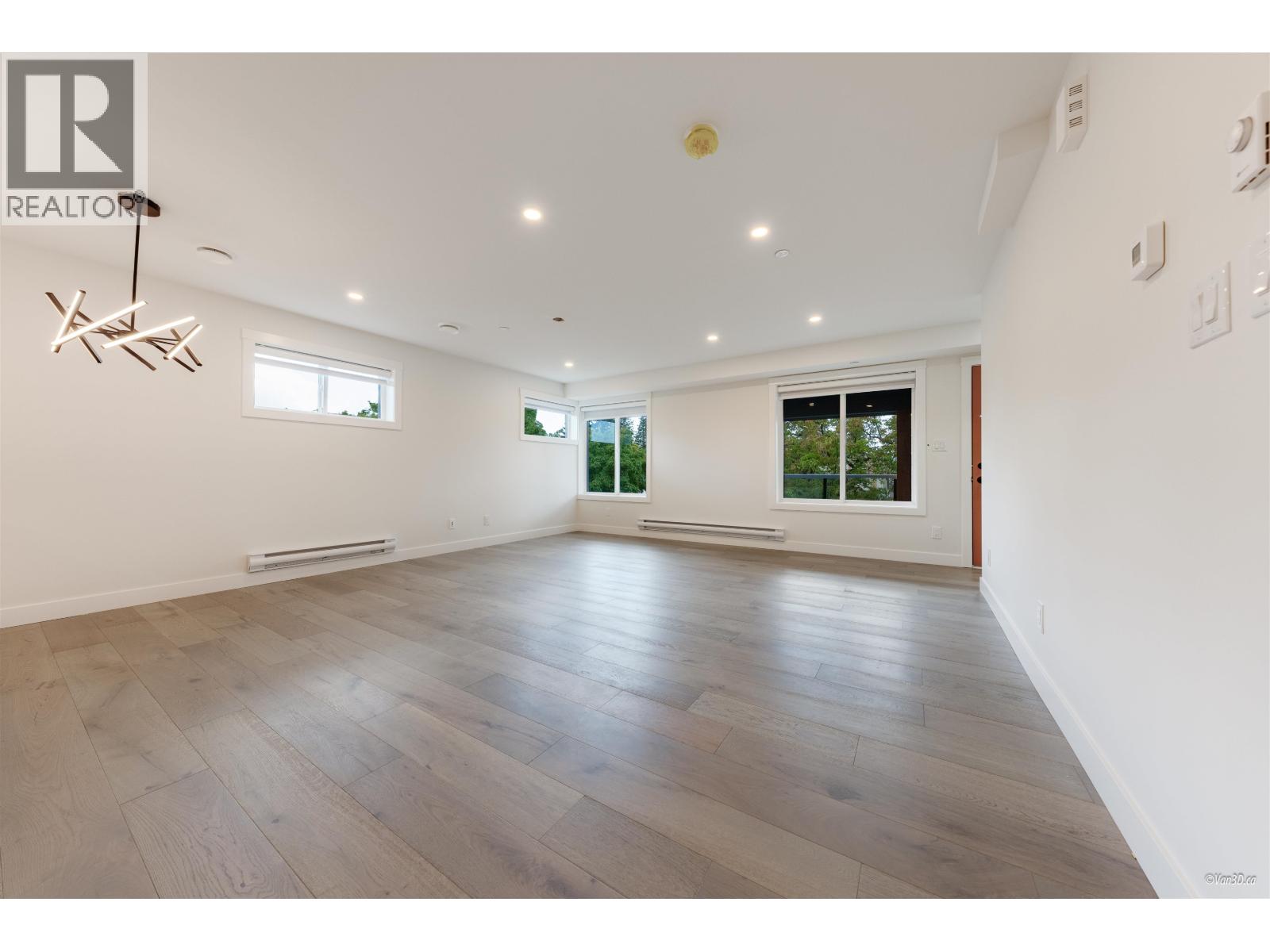 202 5092 Slocan Street, Vancouver, British Columbia  V5R 2A5 - Photo 2 - R3059915