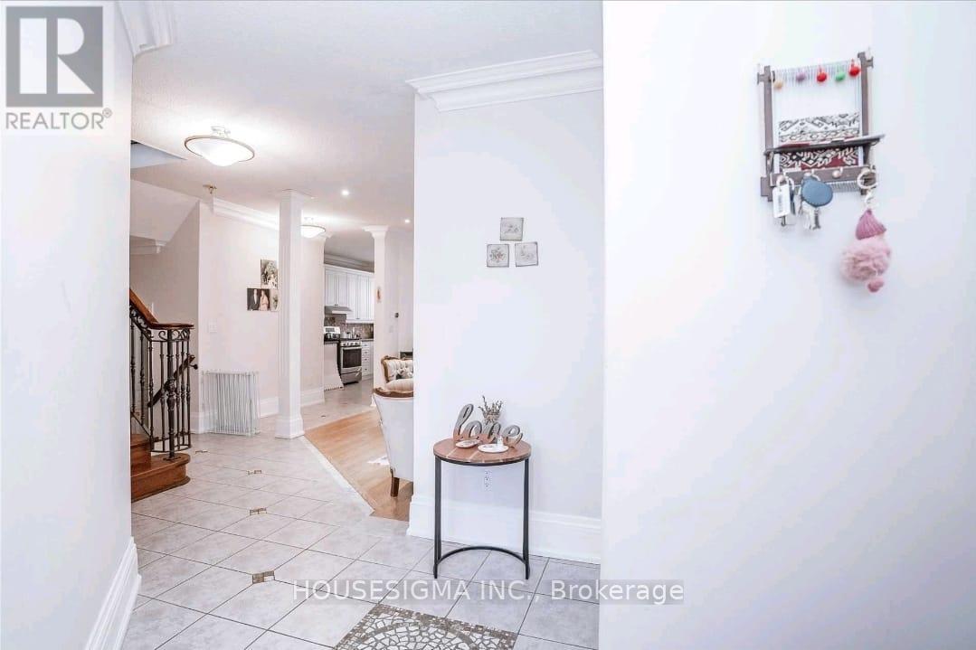 15 Silverado Trail, Vaughan, Ontario  L4H 1V7 - Photo 3 - N12471718