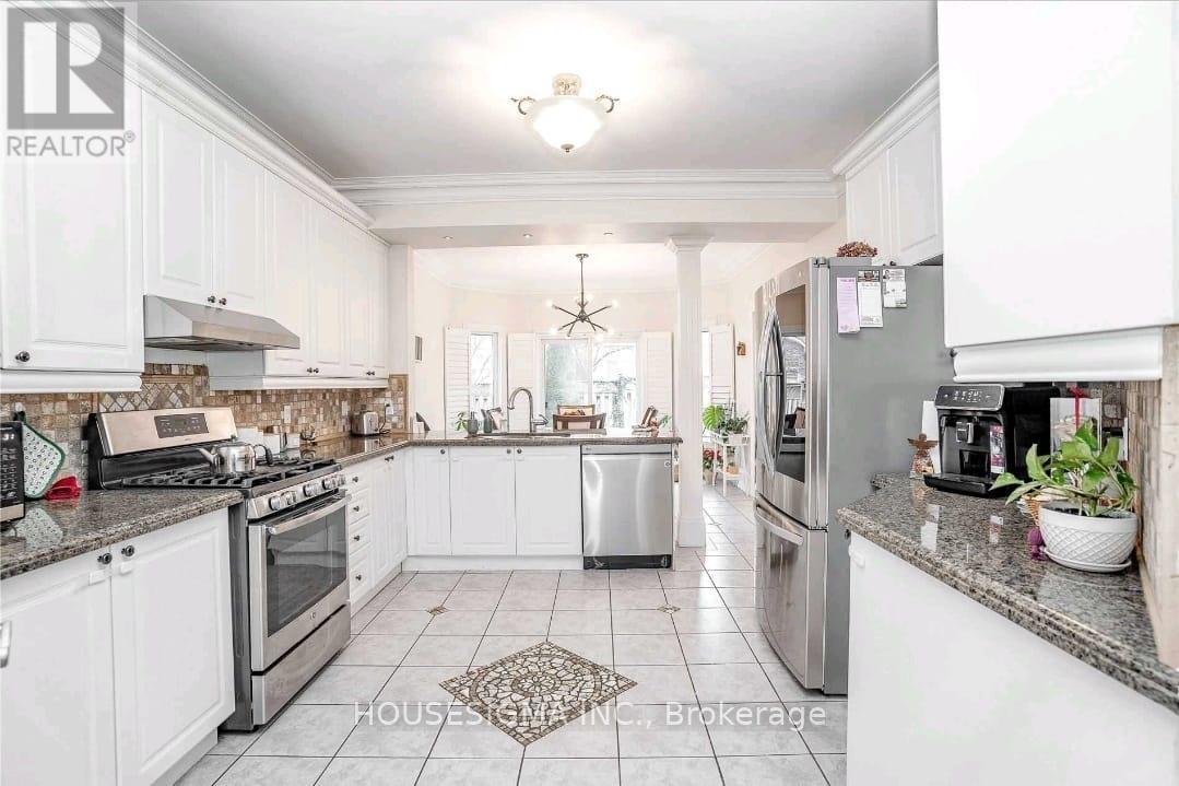 15 Silverado Trail, Vaughan, Ontario  L4H 1V7 - Photo 9 - N12471718