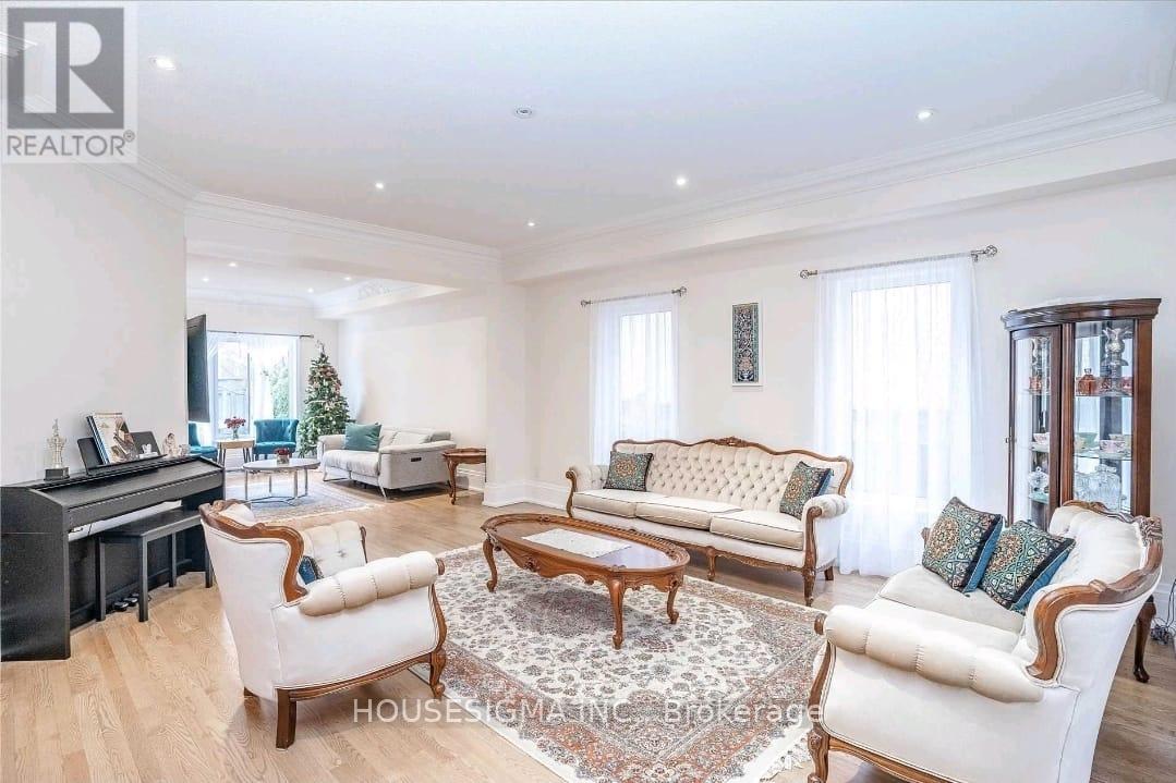 15 Silverado Trail, Vaughan, Ontario  L4H 1V7 - Photo 4 - N12471718