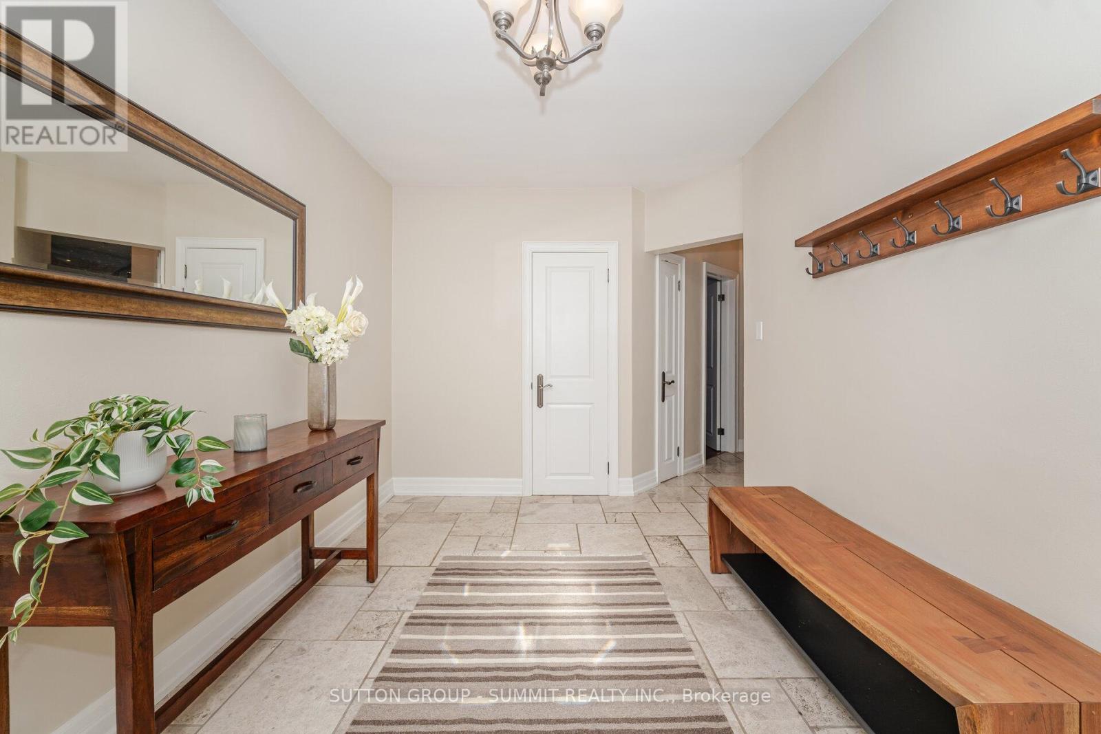 1175 Kane Road, Mississauga, Ontario  L5H 2M2 - Photo 5 - W12472680