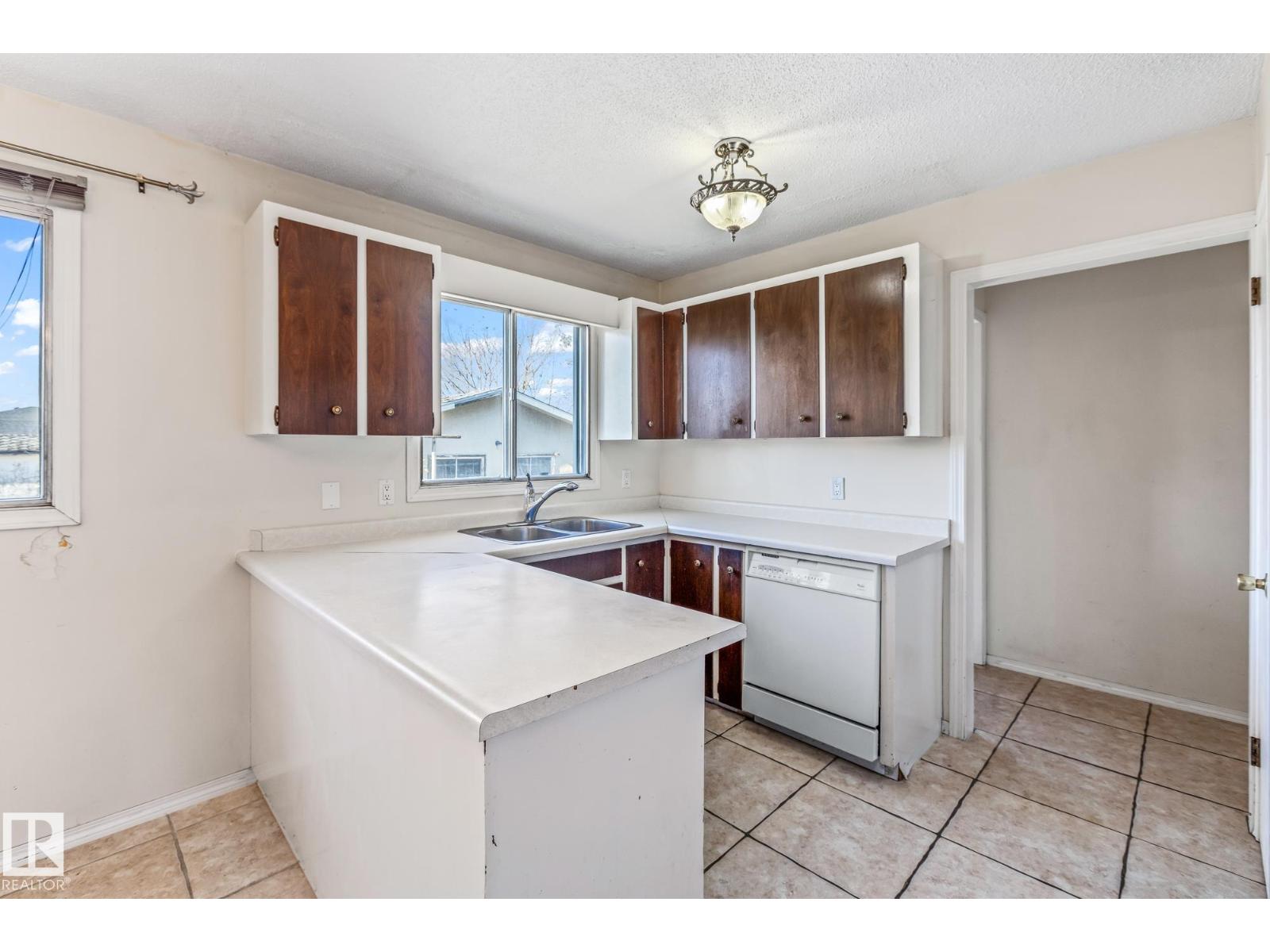 15124 95 St Nw, Edmonton, Alberta  T5E 3Z5 - Photo 9 - E4462882