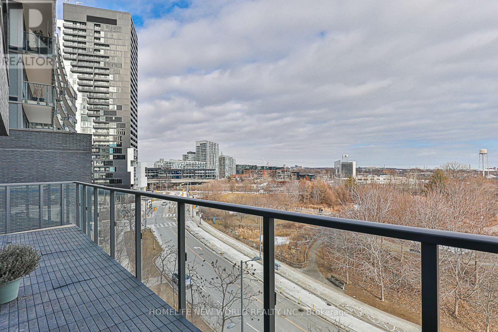 S501 - 120 Bayview Avenue, Toronto, Ontario  M5A 0G4 - Photo 8 - C12472874