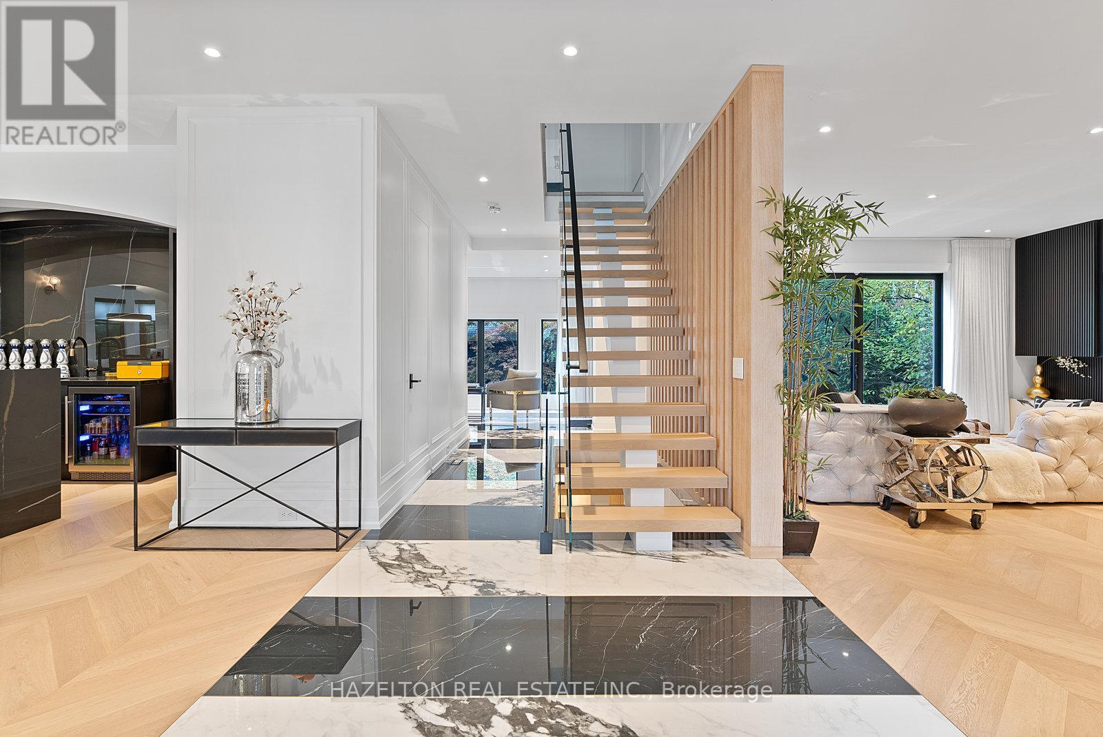 62 Maple Avenue, Toronto, Ontario  M4W 2T7 - Photo 4 - C12472876