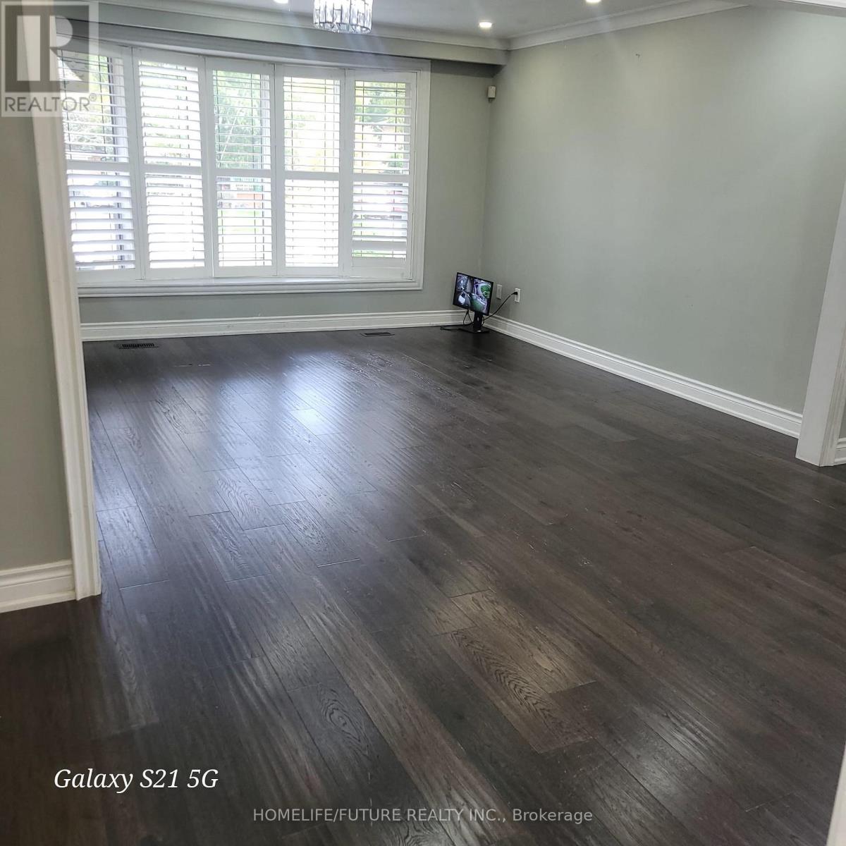 MAIN - 64 SHOREVIEW DRIVE, Toronto, Ontario