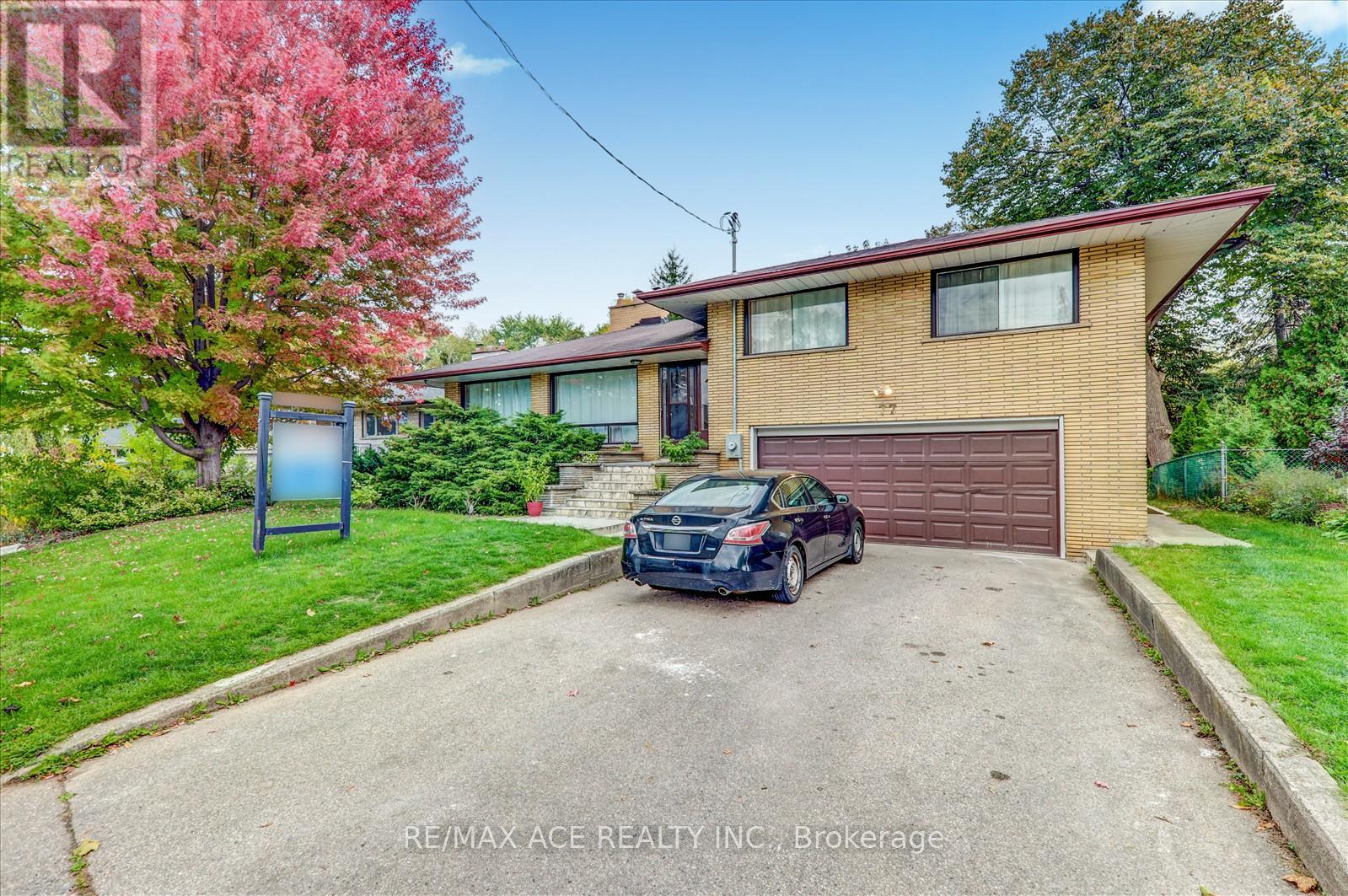 77 PERIVALE CRESCENT, Toronto, Ontario