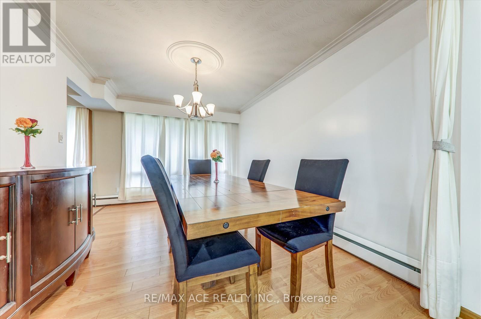 77 Perivale Crescent, Toronto (Bendale), Ontario  M1J 2C4 - Photo 10 - E12472875