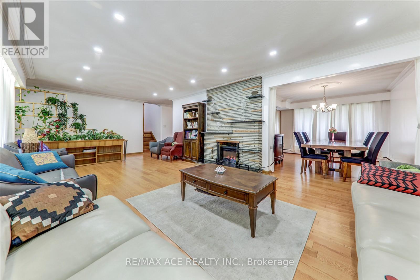 77 Perivale Crescent, Toronto (Bendale), Ontario  M1J 2C4 - Photo 11 - E12472875