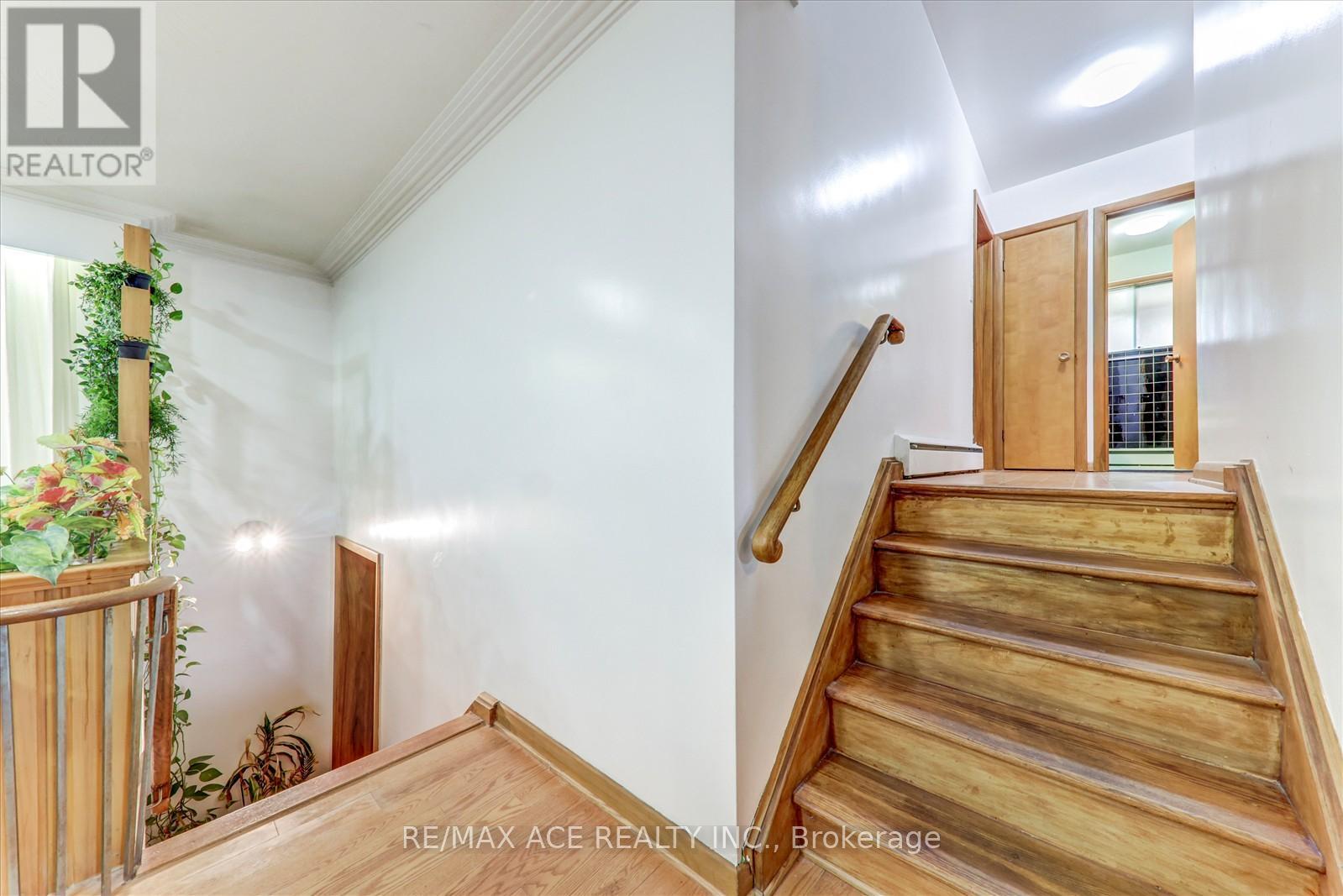 77 Perivale Crescent, Toronto (Bendale), Ontario  M1J 2C4 - Photo 13 - E12472875