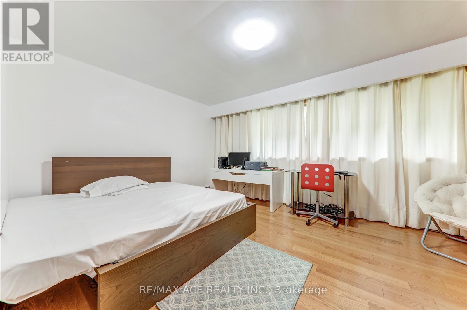 77 Perivale Crescent, Toronto (Bendale), Ontario  M1J 2C4 - Photo 14 - E12472875
