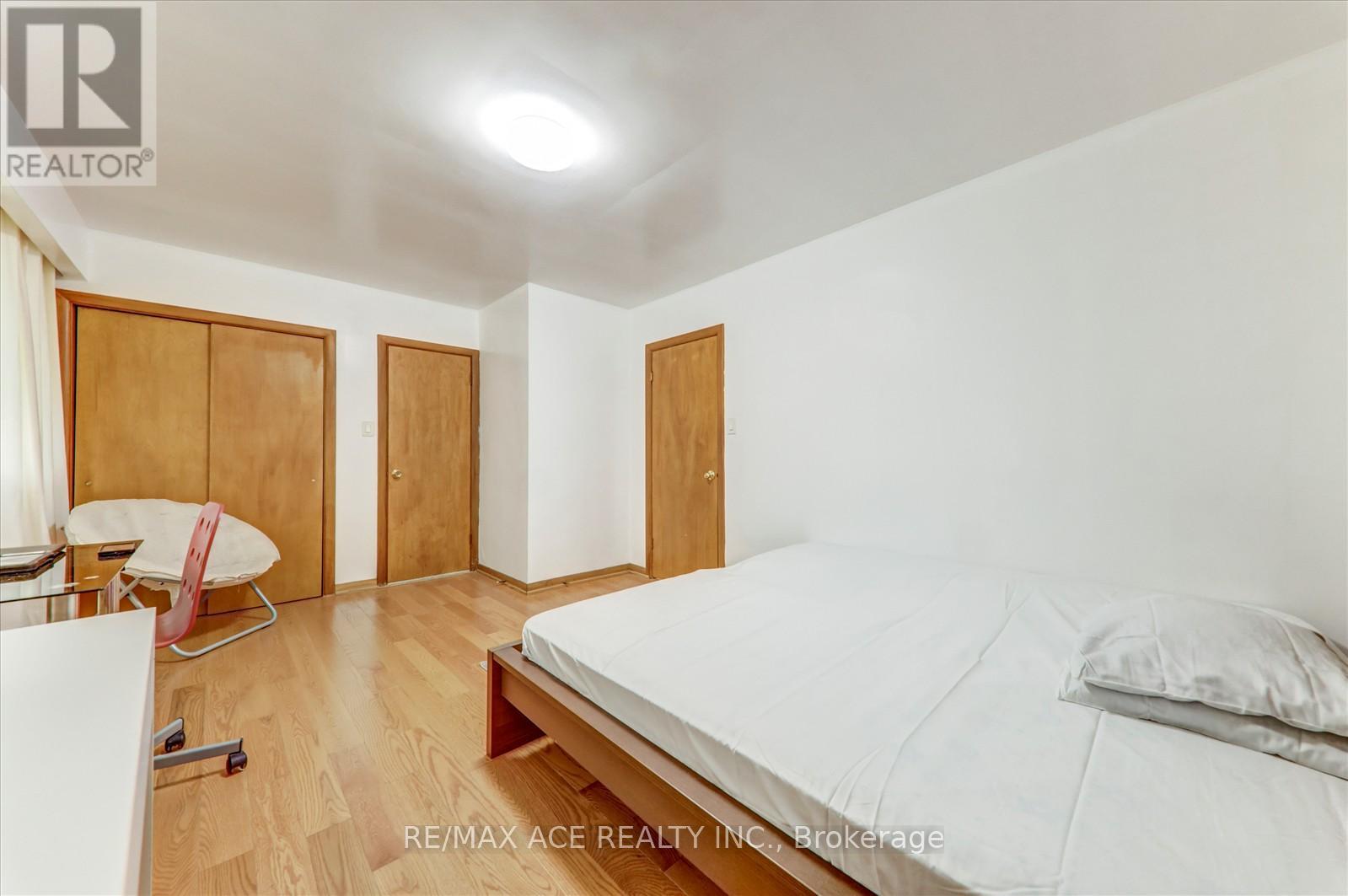 77 Perivale Crescent, Toronto (Bendale), Ontario  M1J 2C4 - Photo 16 - E12472875