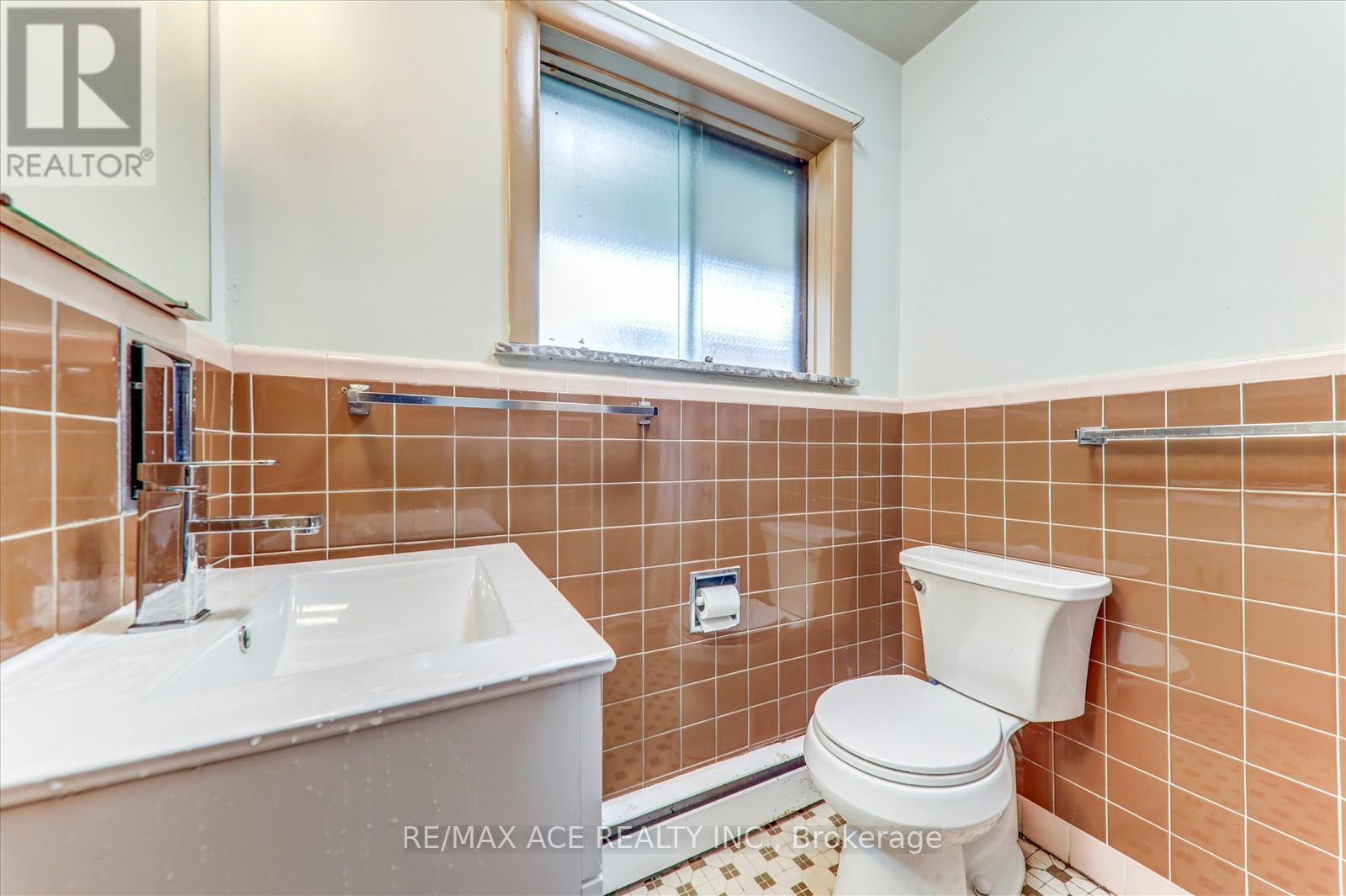 77 Perivale Crescent, Toronto (Bendale), Ontario  M1J 2C4 - Photo 17 - E12472875