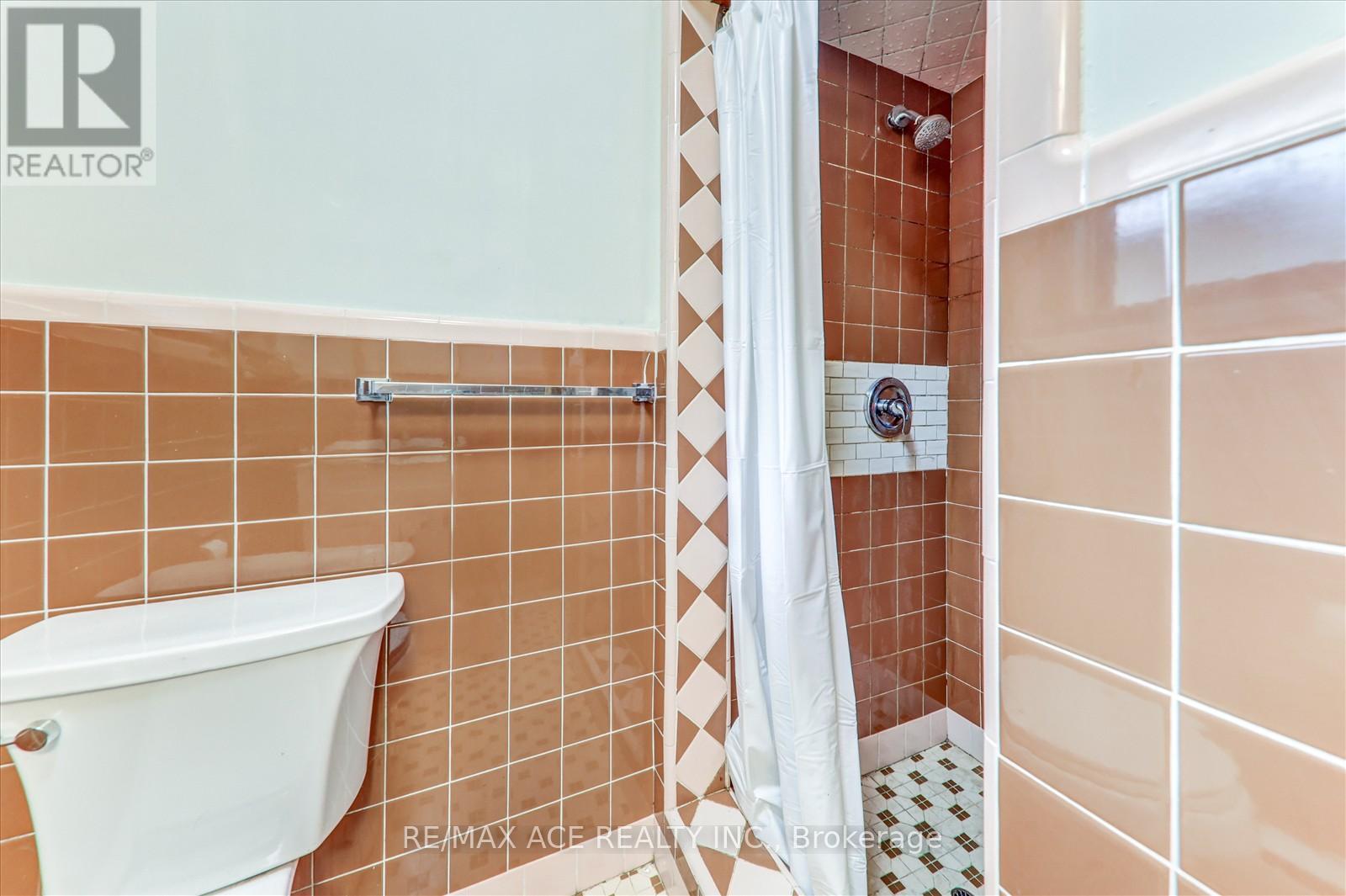 77 Perivale Crescent, Toronto (Bendale), Ontario  M1J 2C4 - Photo 18 - E12472875
