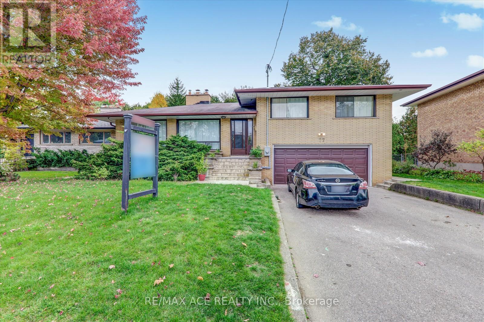 77 Perivale Crescent, Toronto (Bendale), Ontario  M1J 2C4 - Photo 2 - E12472875